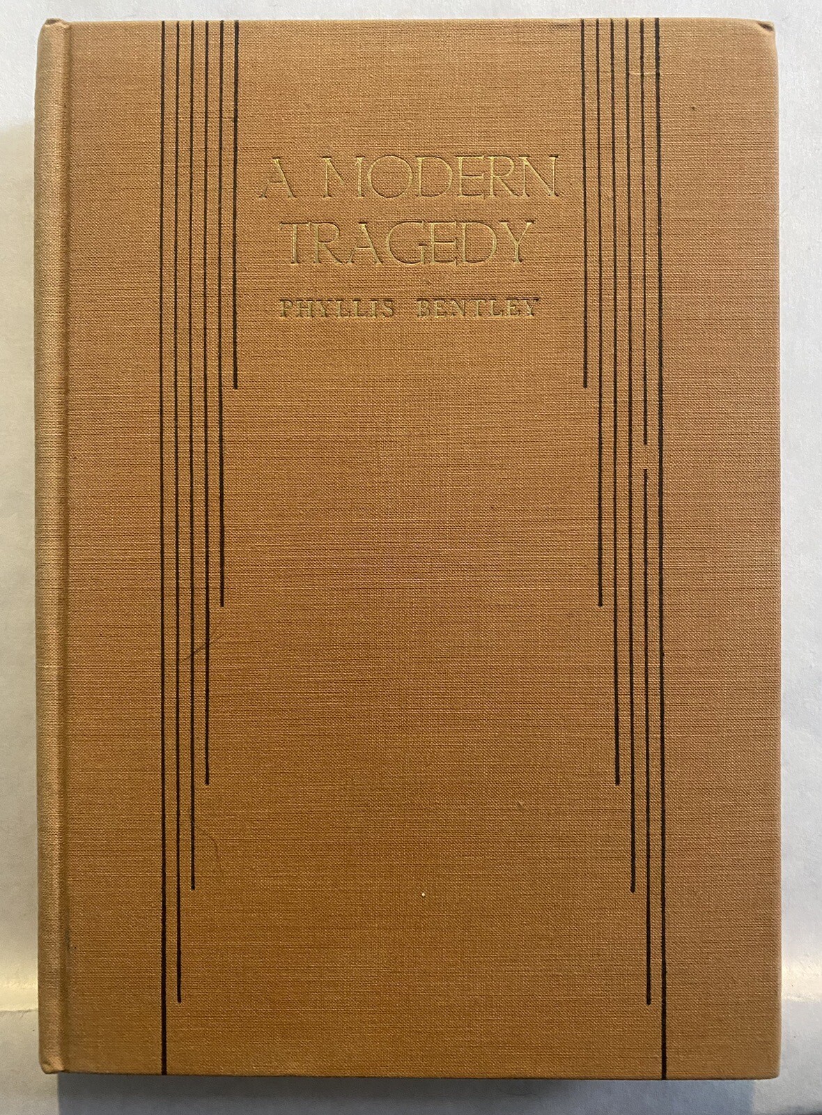 Phyllis Bentley A MODERN TRAGEDY Macmillan Company 1934 First Printing (HB)