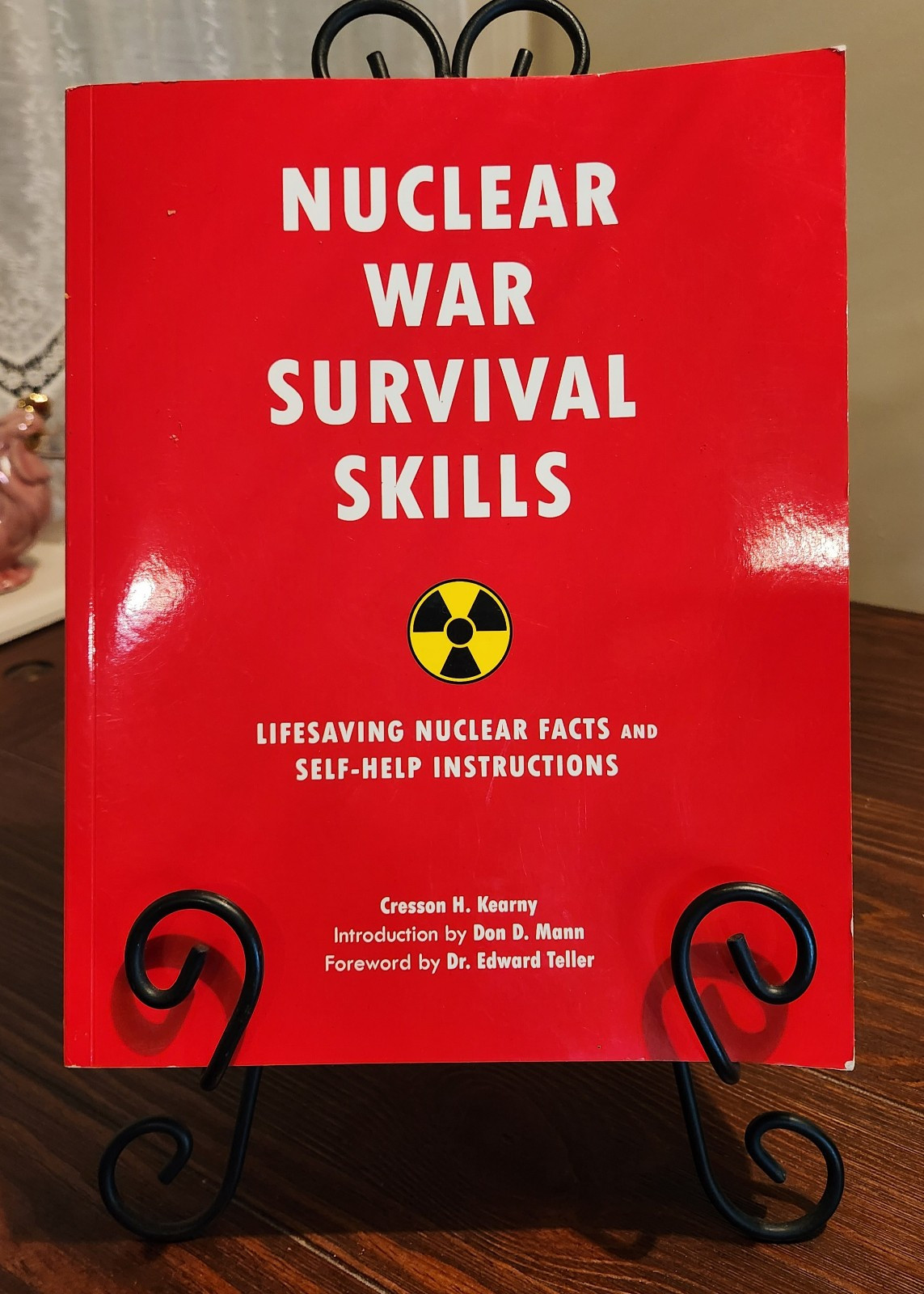 NUCLEAR WAR SURVIVAL SKILLS : Lifesaving Nuclear Facts and Self-Help Instruct