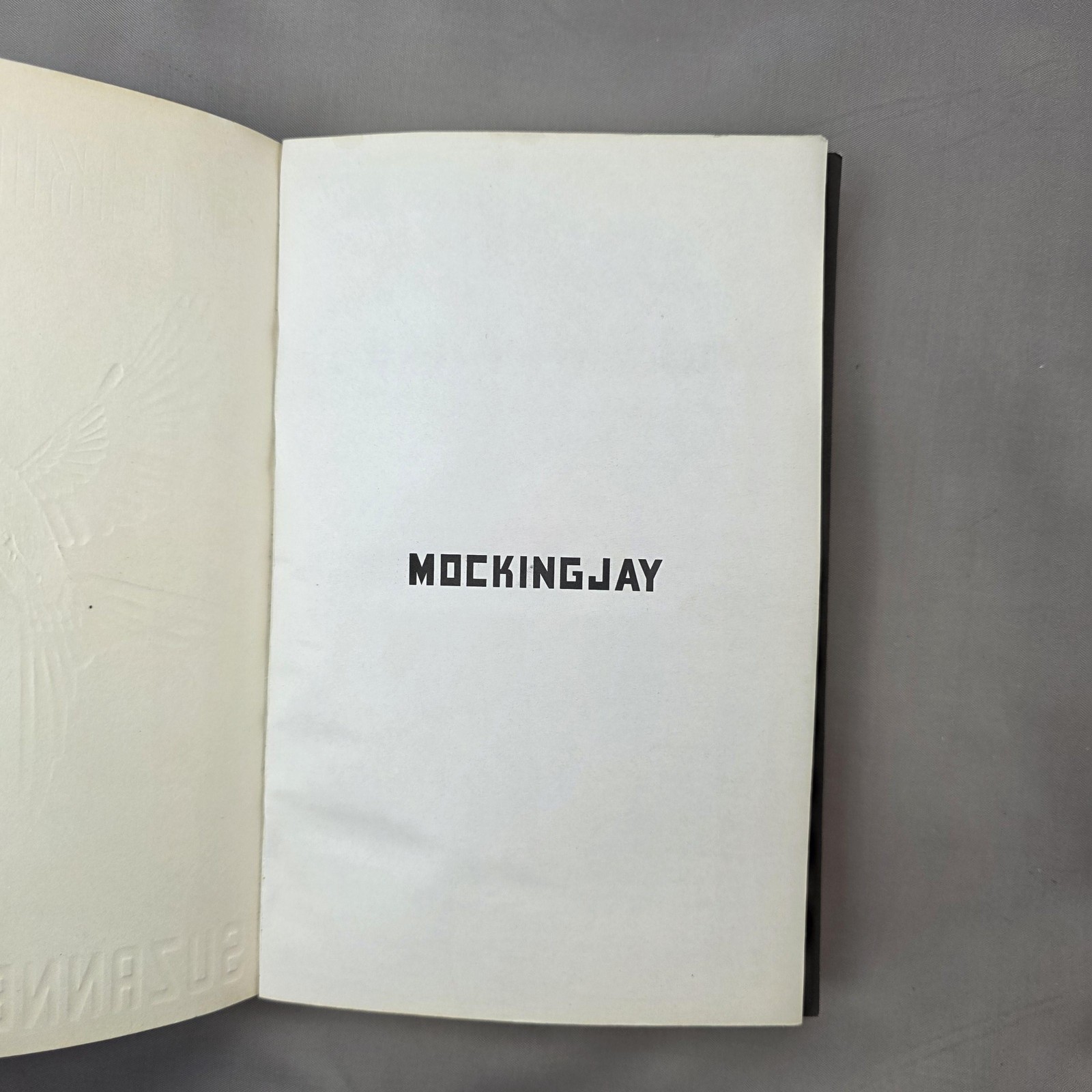 Mockingjay & Hunger Games Suzanne Collins Scholastic PB 2 Book Lot YA Black Blue