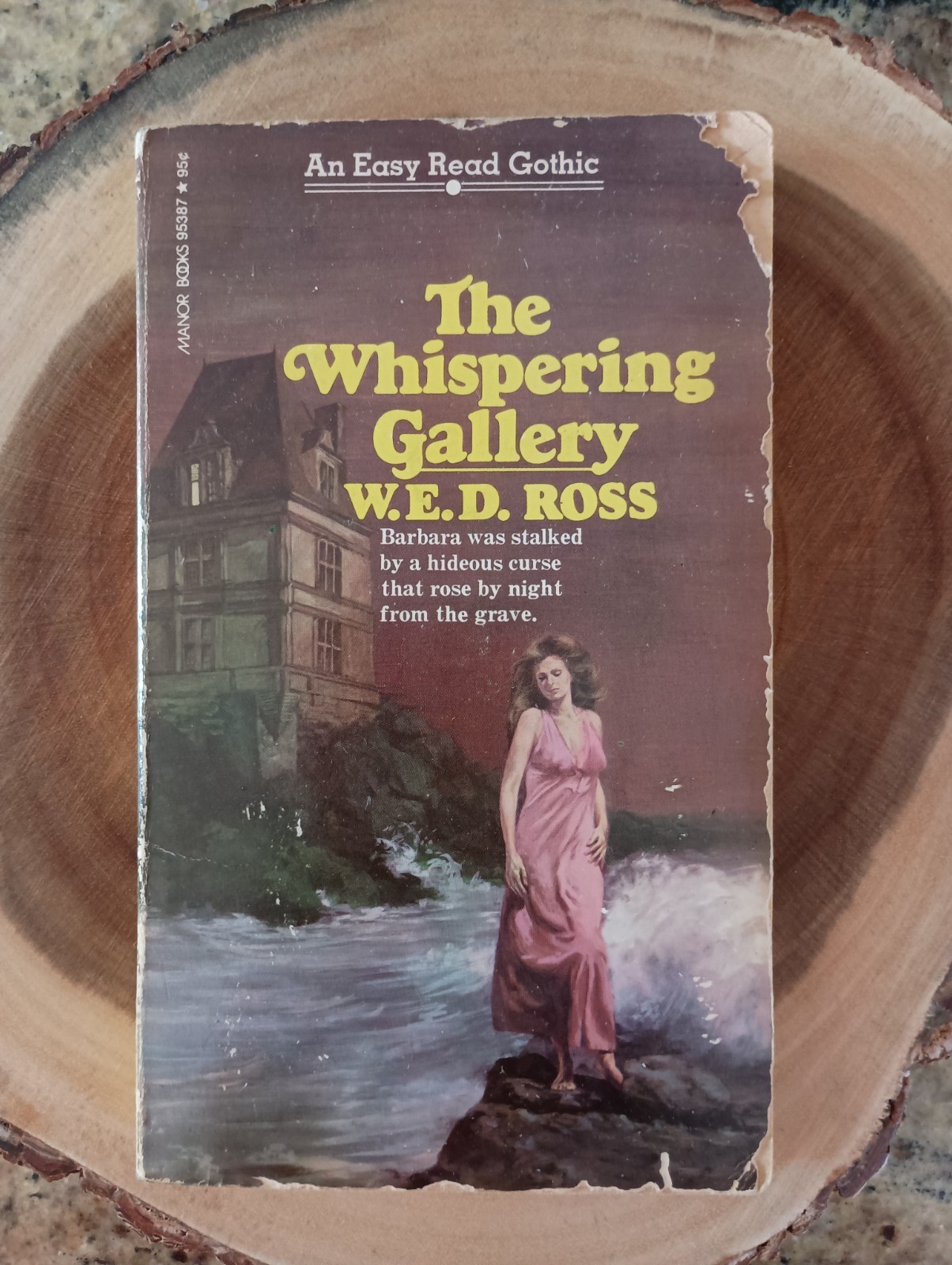 The Whispering Gallery – W.E.D. Ross (Manor Books, An Easy Read Gothic Romance)