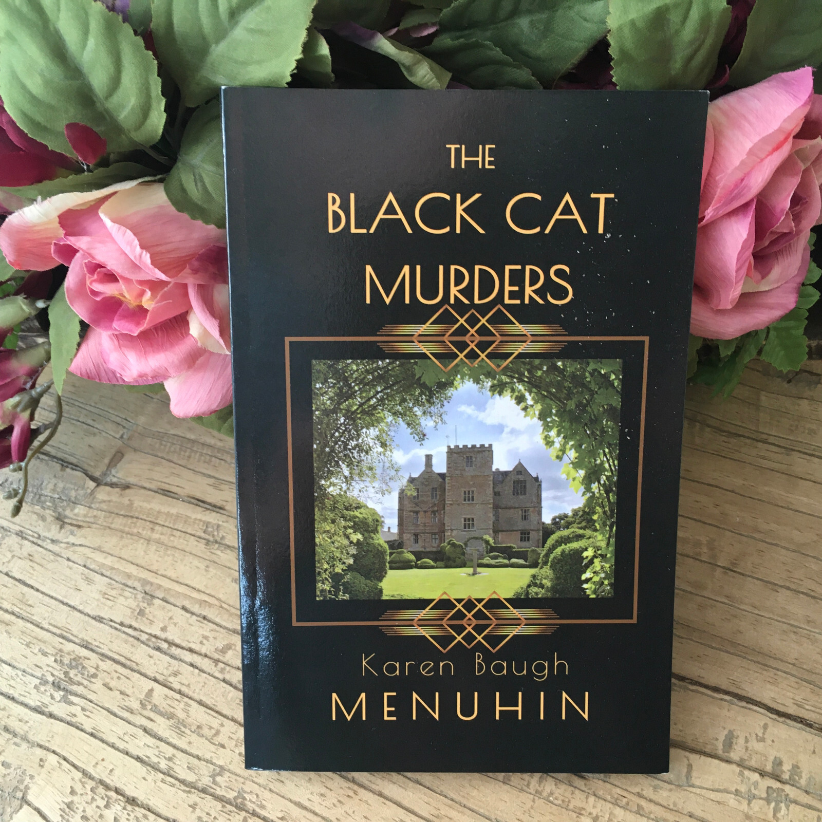 The Black Cat Murders: A Cotswolds Country House Murd… by Menuhin, Karen Baugh