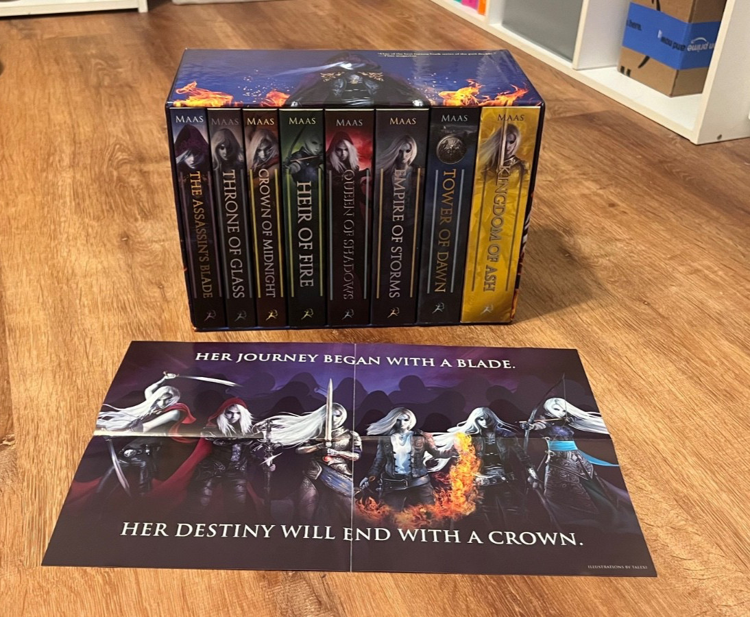 Throne of Glass Series – Sarah J. Maas Paperback Original Cover Box Set W/Poster