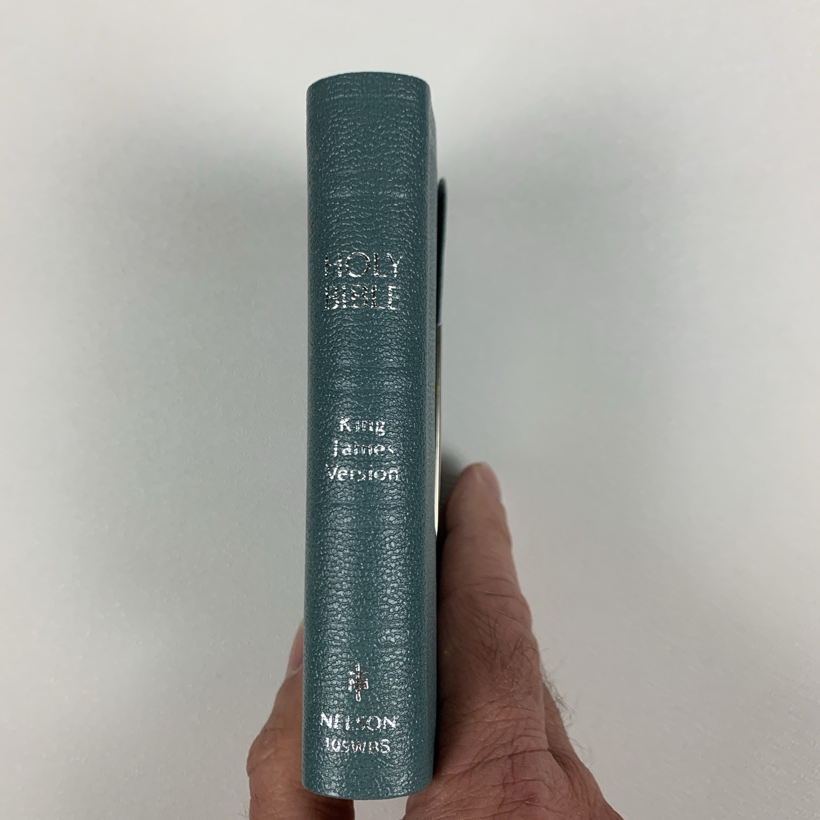 Nelson The Smallest Bible King James KJV Snap Closure Blue Leather w/Magnifier