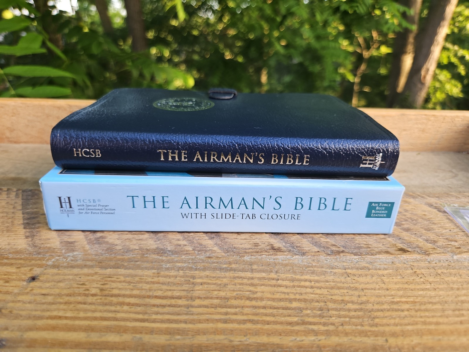 VG! SCARCE OOP HCSB Airman’s Bible Navy Bonded Leather with box & magnifier
