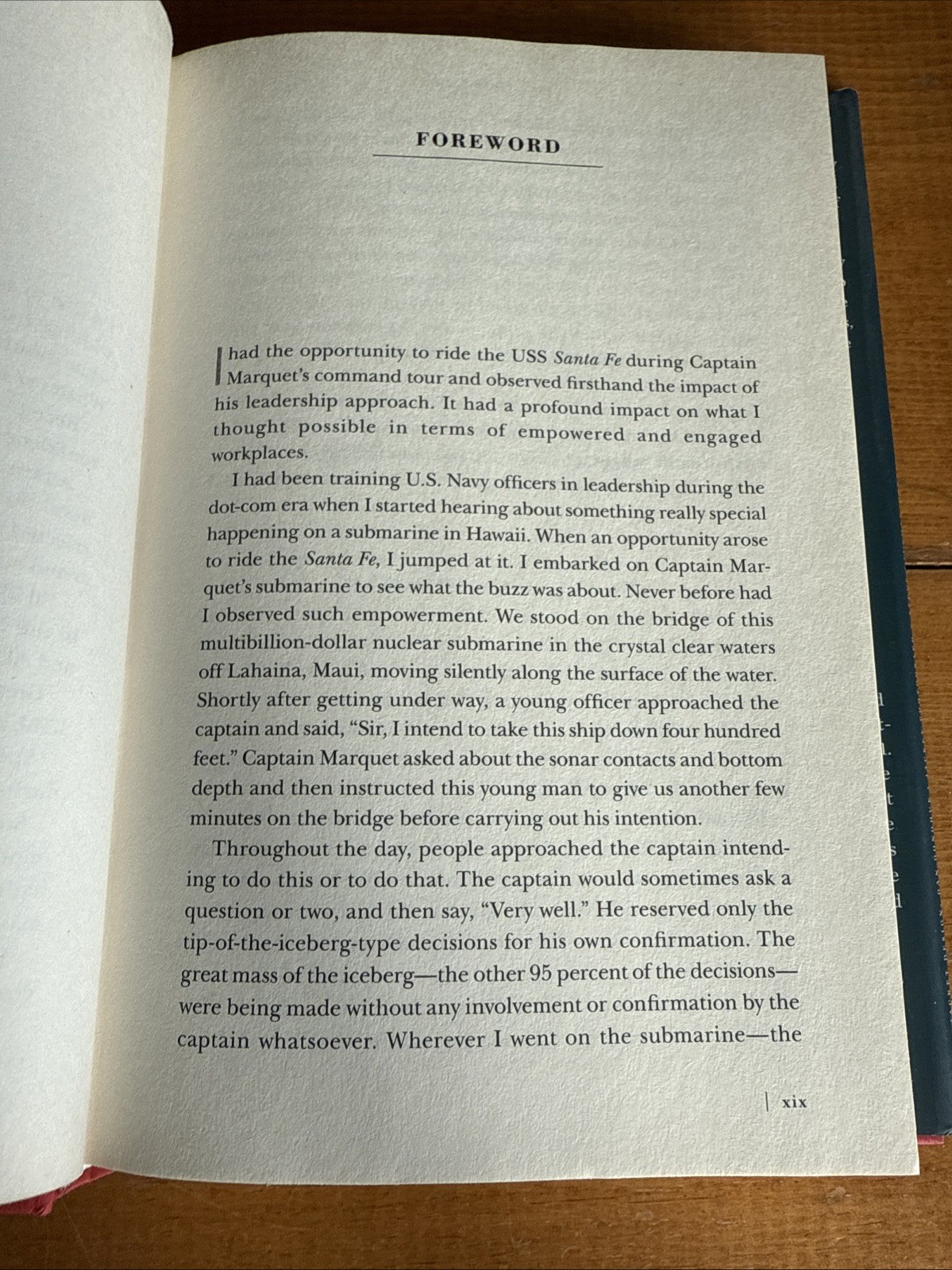 Turn the Ship Around! A True Story Followers Into Leaders HBDJ By David Marquet