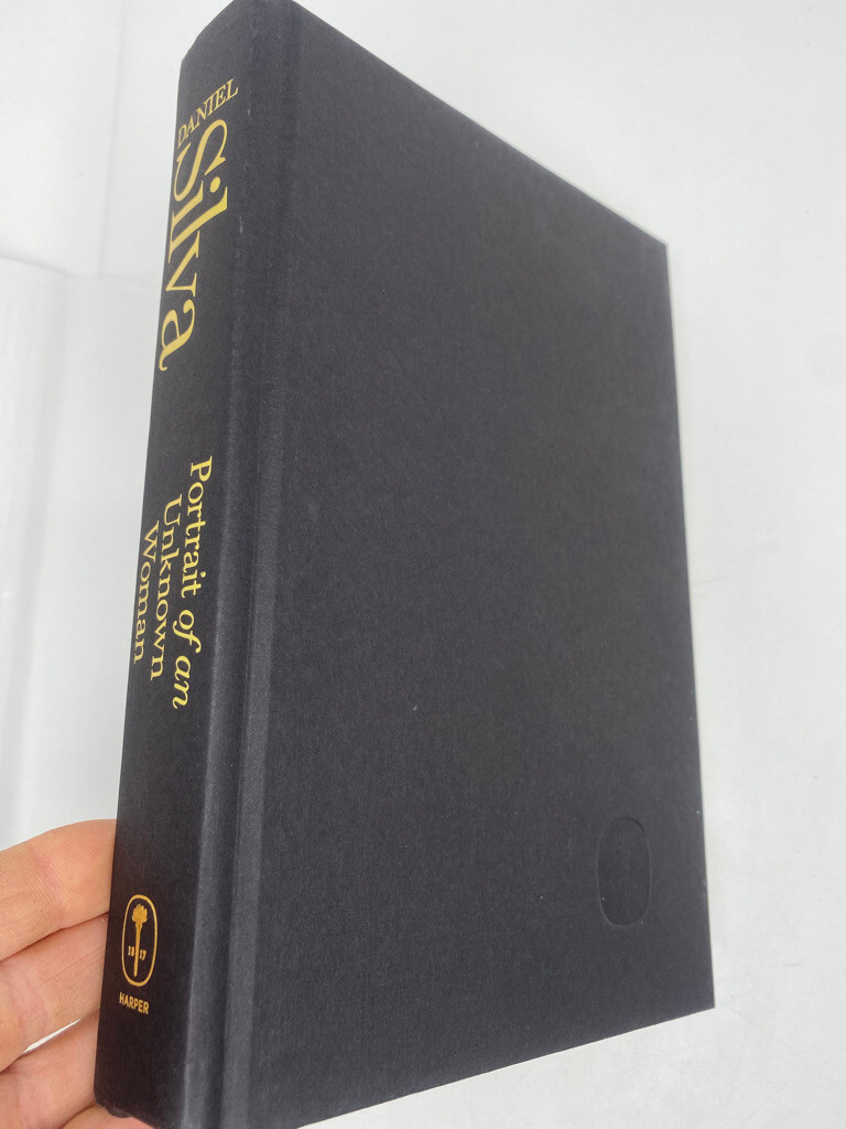 Portrait of an Unknown Woman by Daniel Silva (2022, Hardcover)