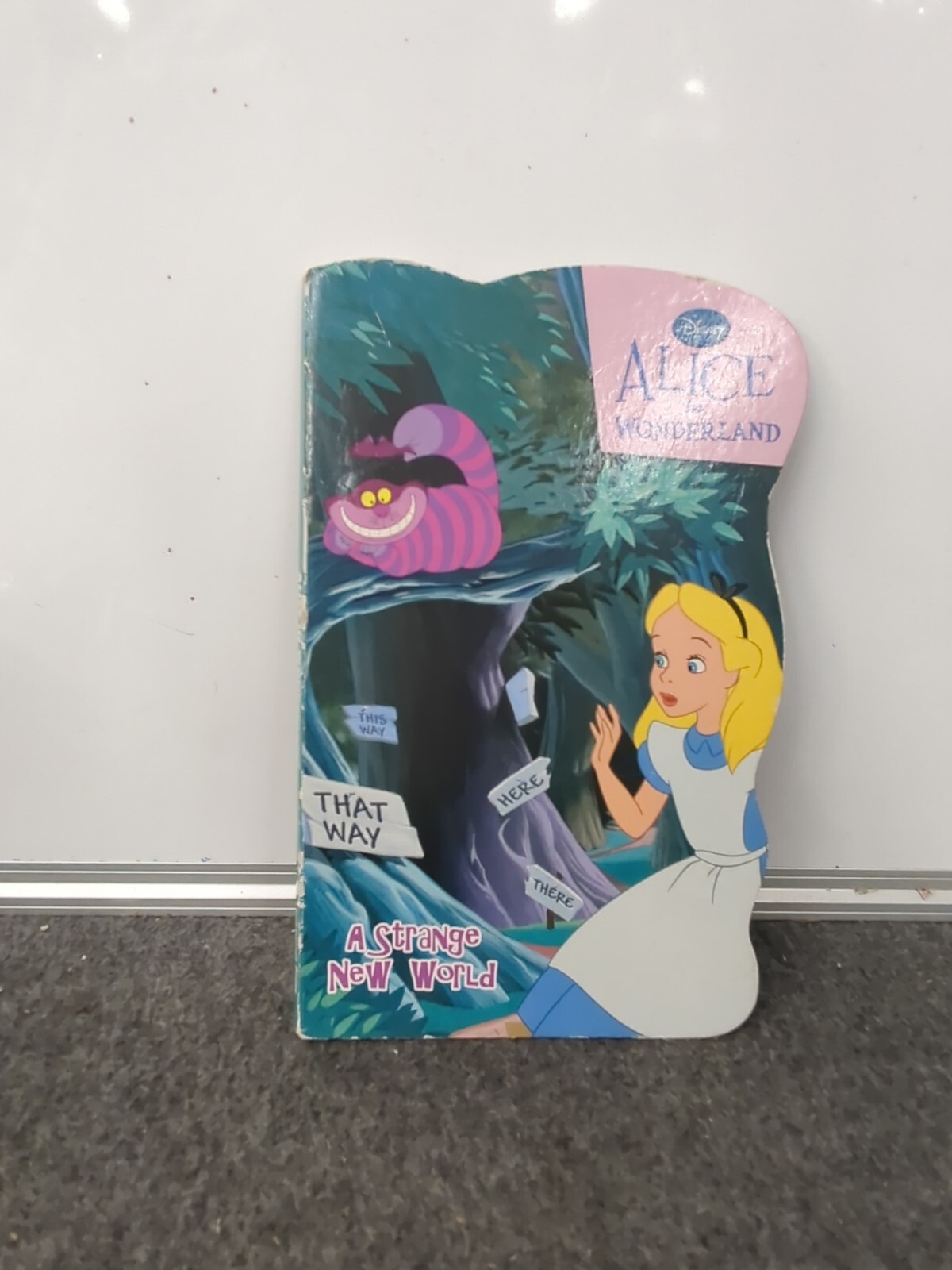 Disney Alice in Wonderland a Strange New World – Board book – VERY GOOD