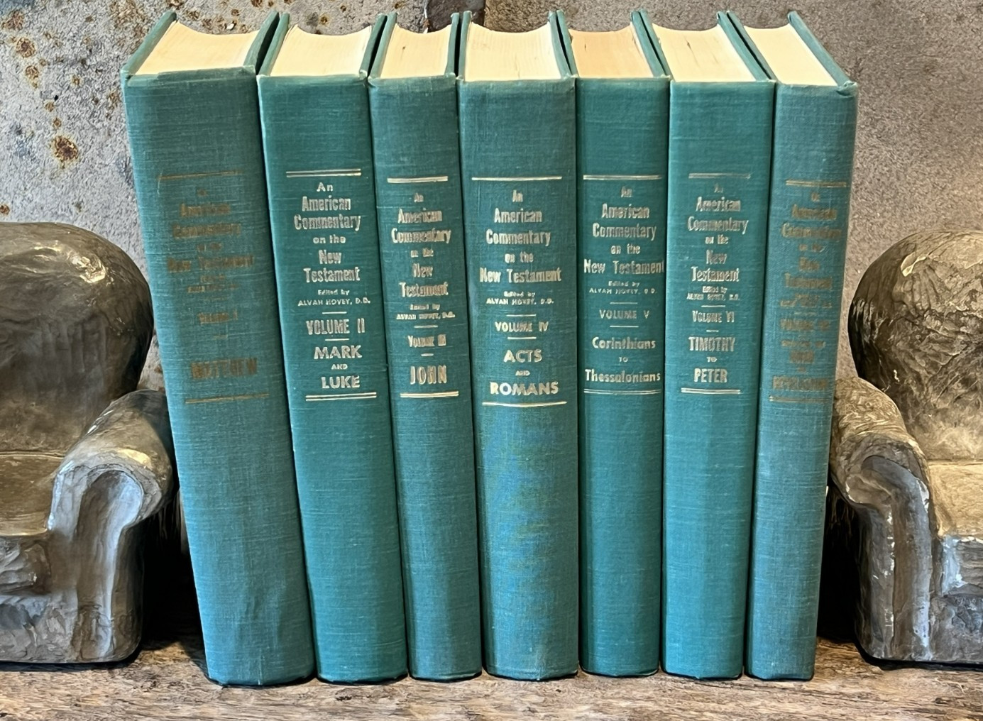 RELIGION: An American Commentary on the New Testament – 7 HC Lot Judson Press