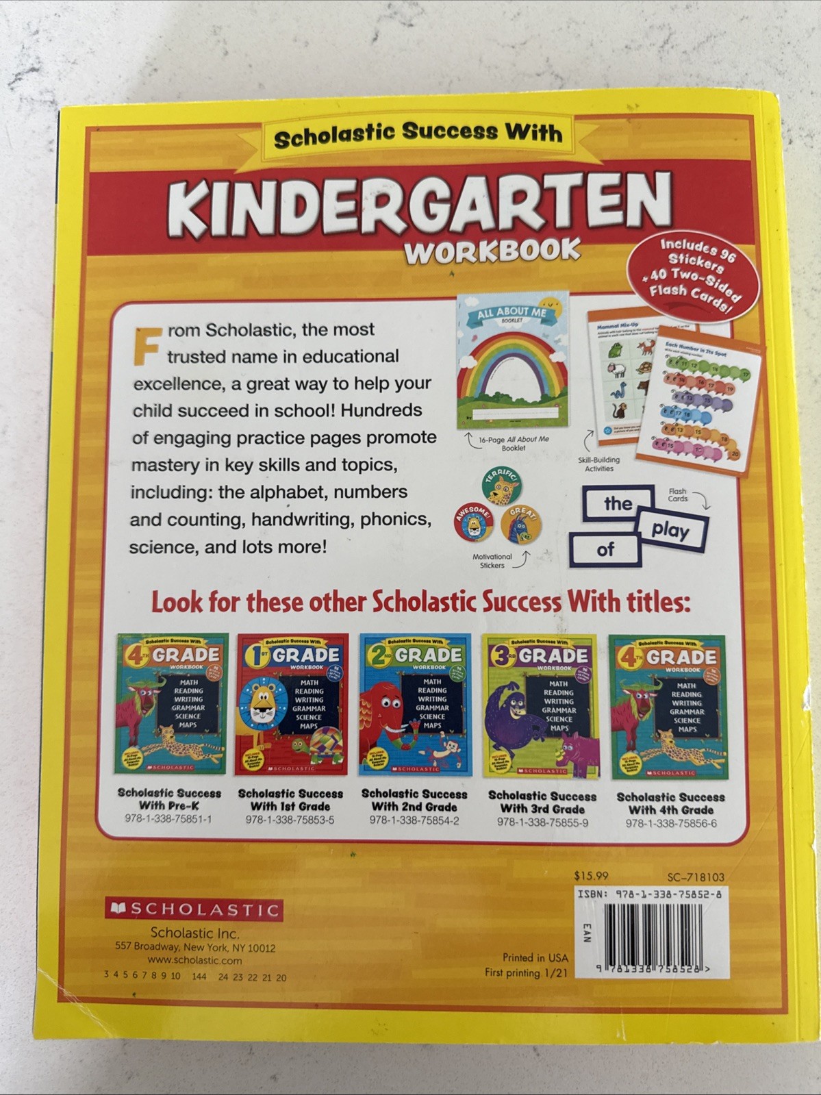 Scholastic- Kindergarden Workbook – paperback