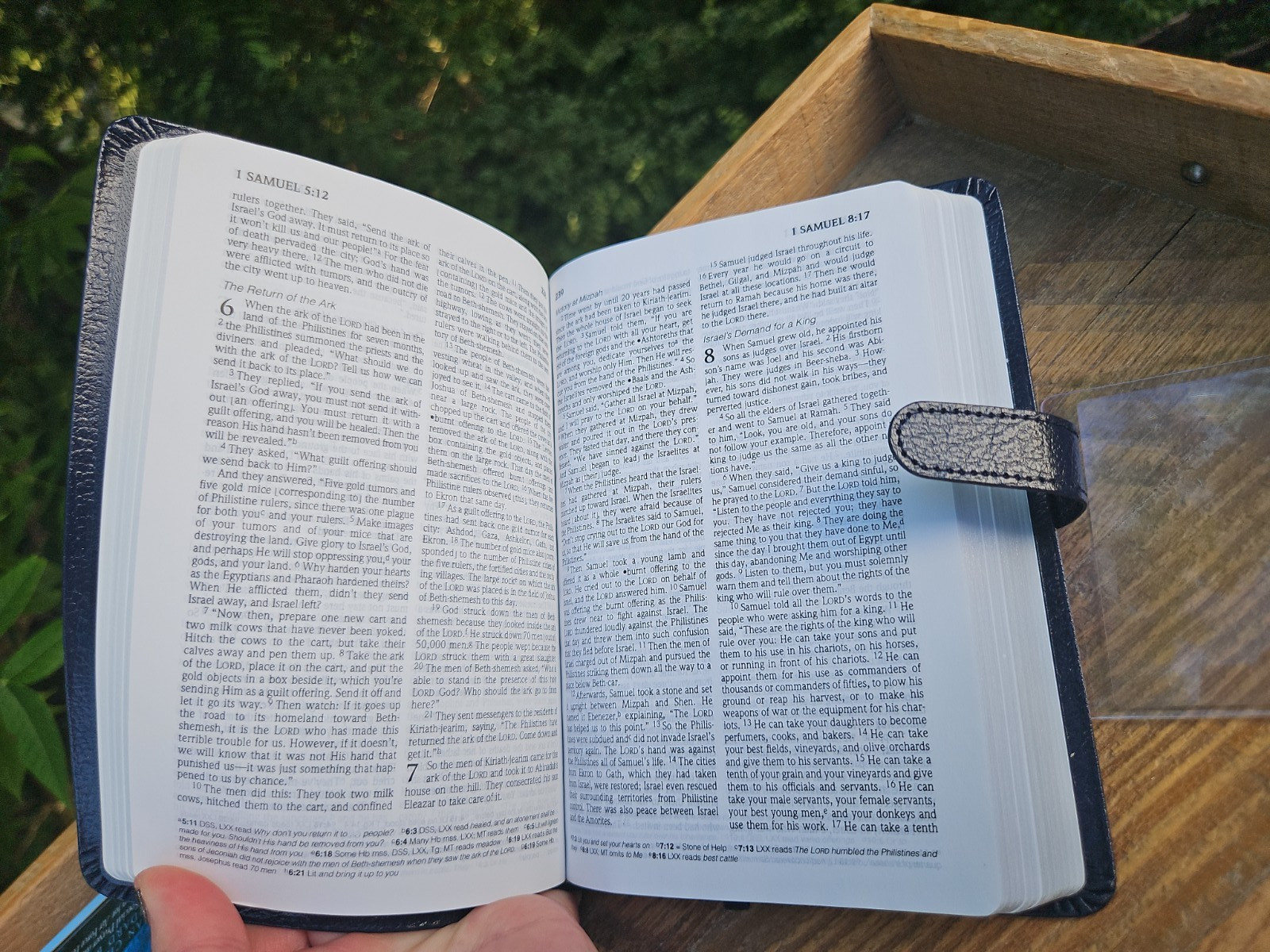 VG! SCARCE OOP HCSB Airman’s Bible Navy Bonded Leather with box & magnifier