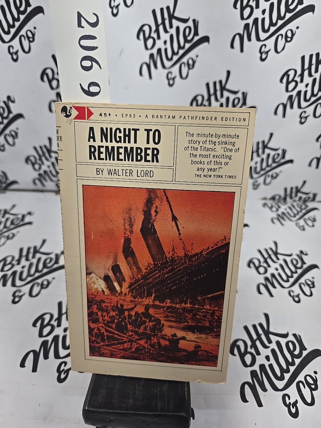 A Night to Remember by Walter Lord 1964 Paperback Titanic History Vintage Book