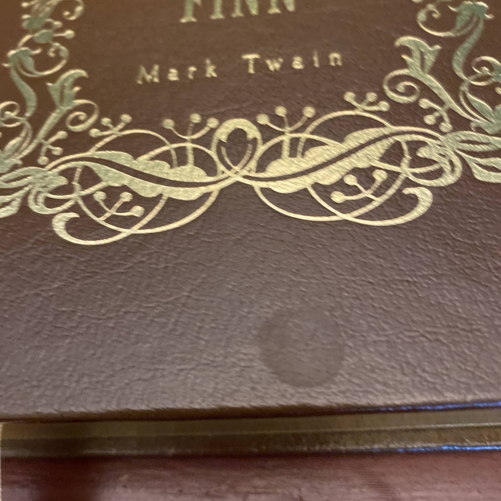 The Adventures of Huckleberry Finn by Mark Twain Sweetwater Press 1998 Vintage