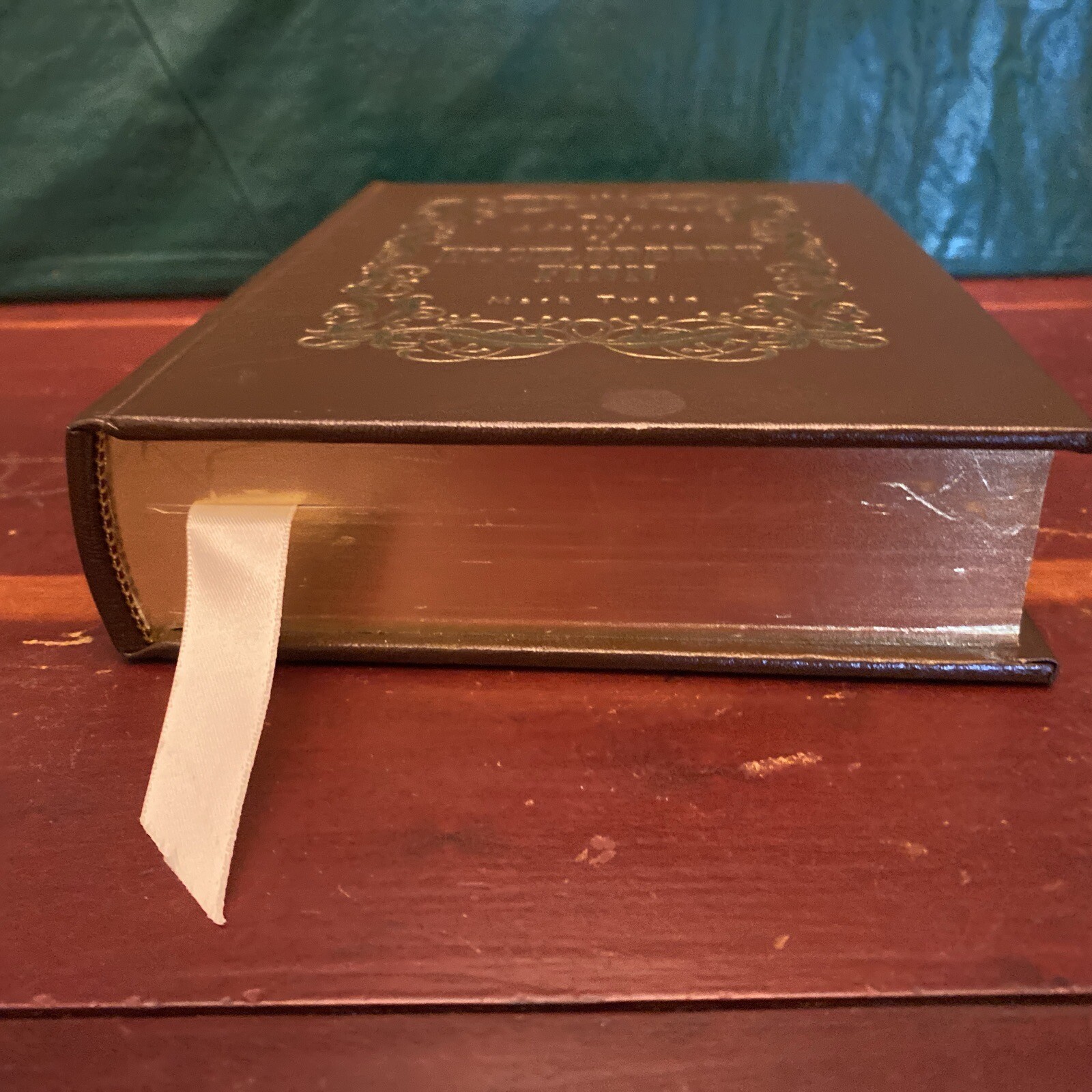 The Adventures of Huckleberry Finn by Mark Twain Sweetwater Press 1998 Vintage