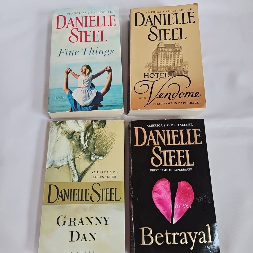 Danielle Steel – Lot Of 12 Paperbacks – Romance Suspense – Fast Shipping