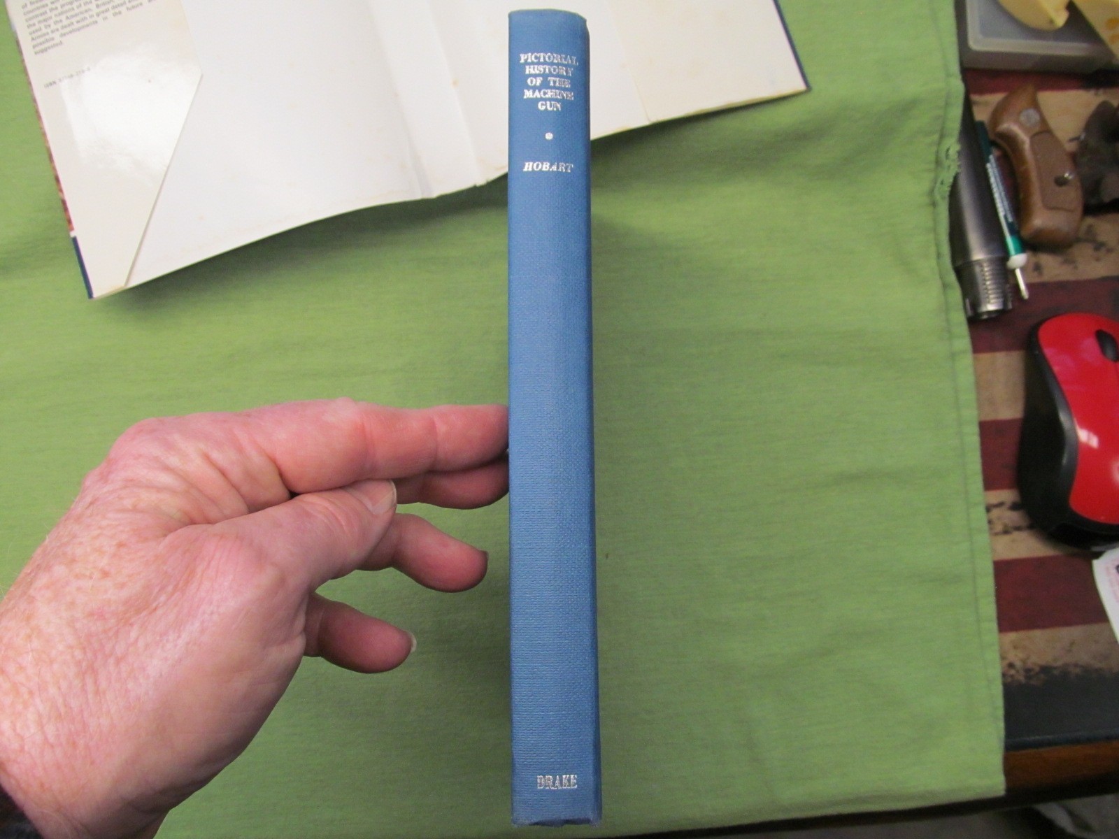 Pictorial History of the Machine Gun by FWA Hobart – 1972 – Drake Publishers