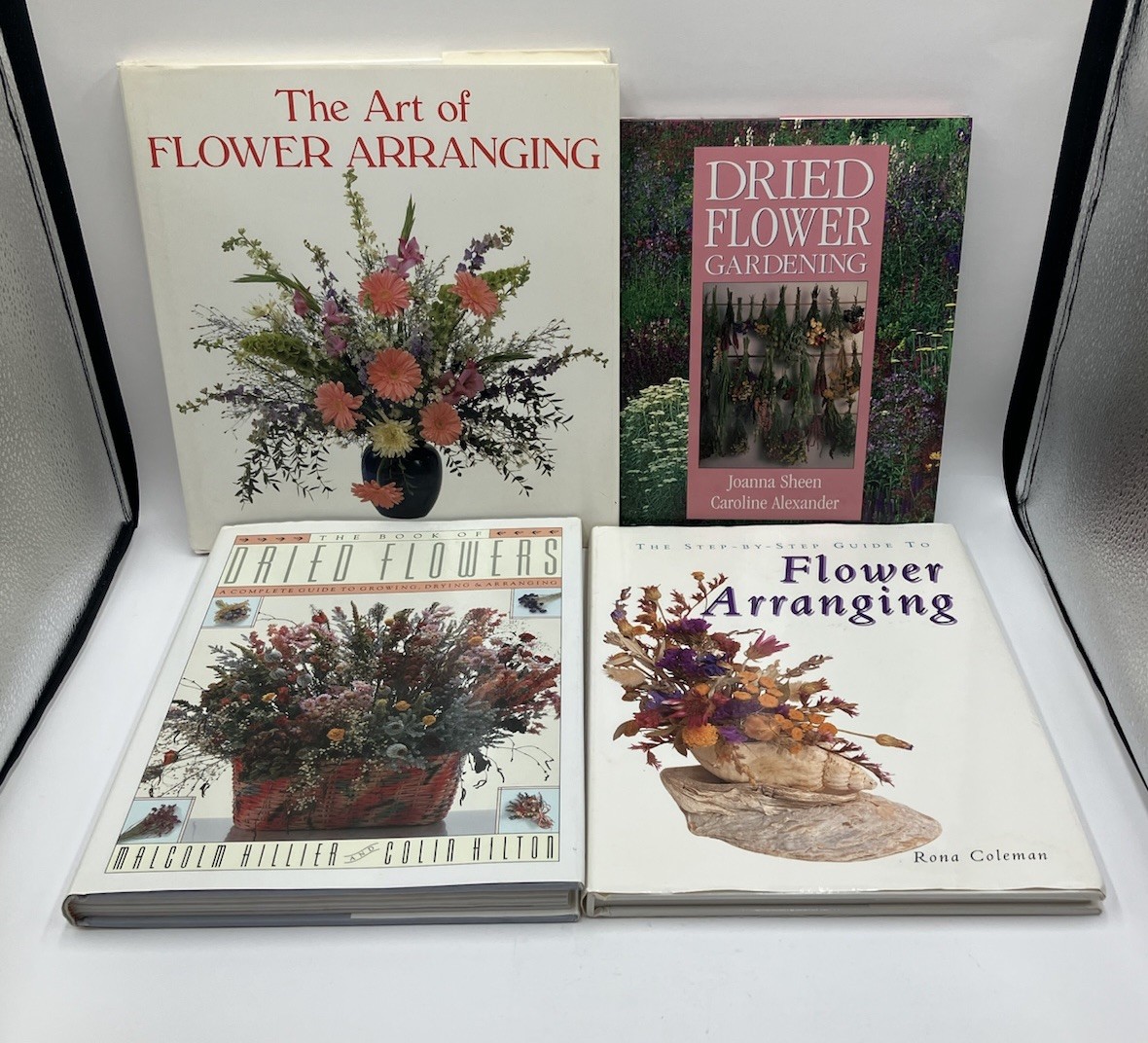 Lot of 4 Vintage Dried Flower and Flower Arranging Books Garden Design HC DJ