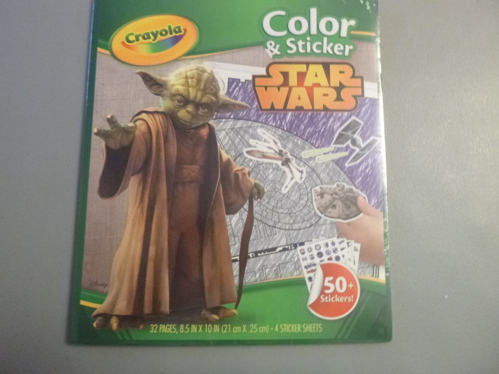 Crayola – Color & Sticker – STAR WARS – (32 pages & 4 sticker sheets)