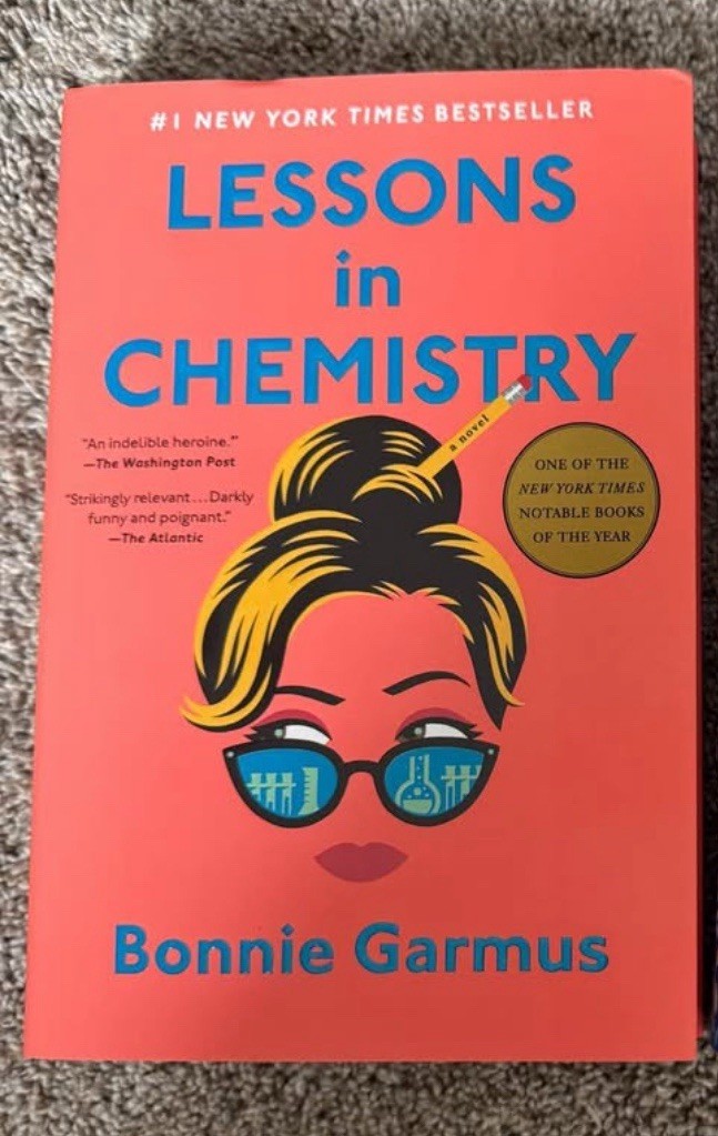 Lessons in Chemistry : A Novel by Bonnie Garmus (2022, Hardcover)