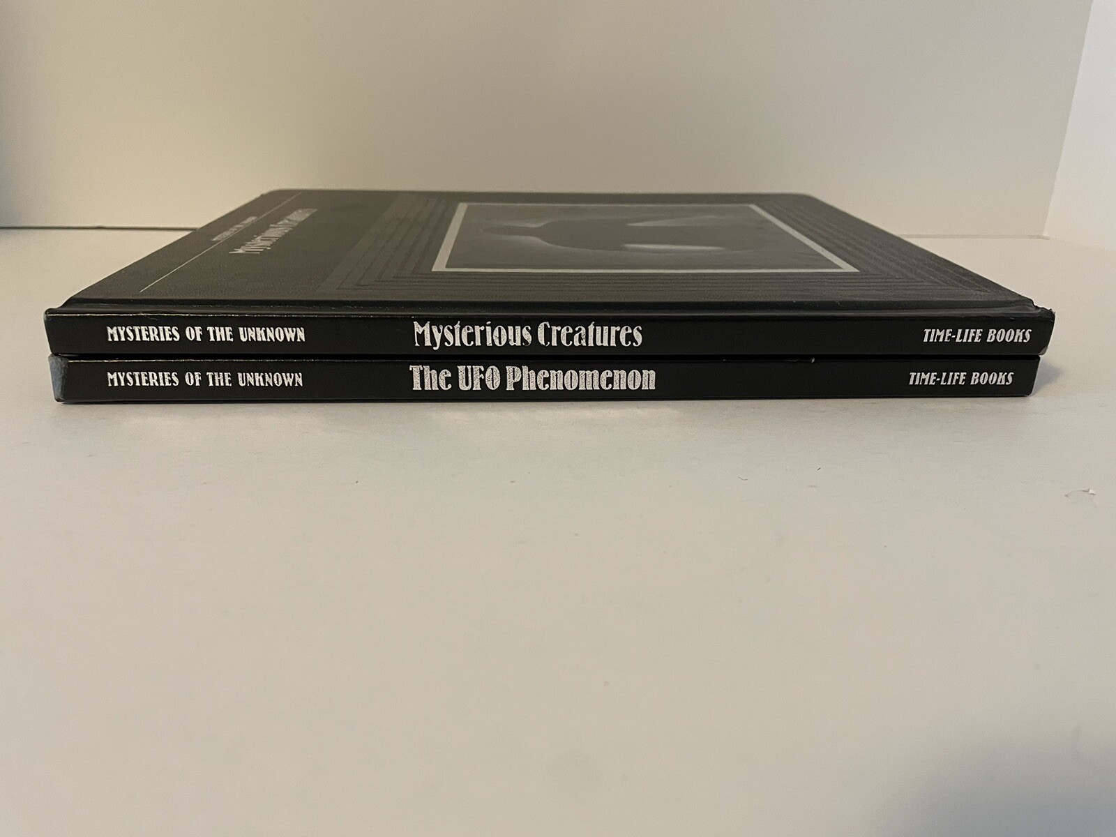 Mysteries of the Unknown : The UFO Phenomenon + Mysterious Creatures Time Books