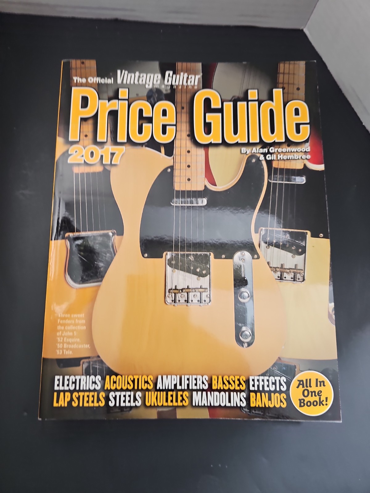The Official Vintage Guitar Magazine Price Guide 2017 Greenwood
