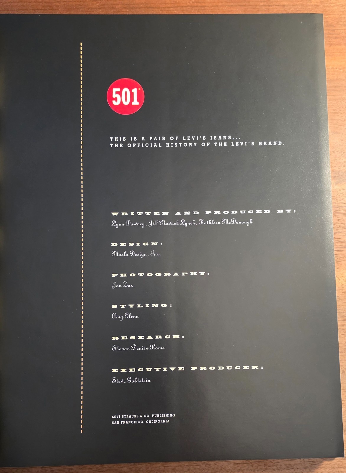 This Is a Pair of Levi’s Jeans : The Official History of the Levi’s Brand