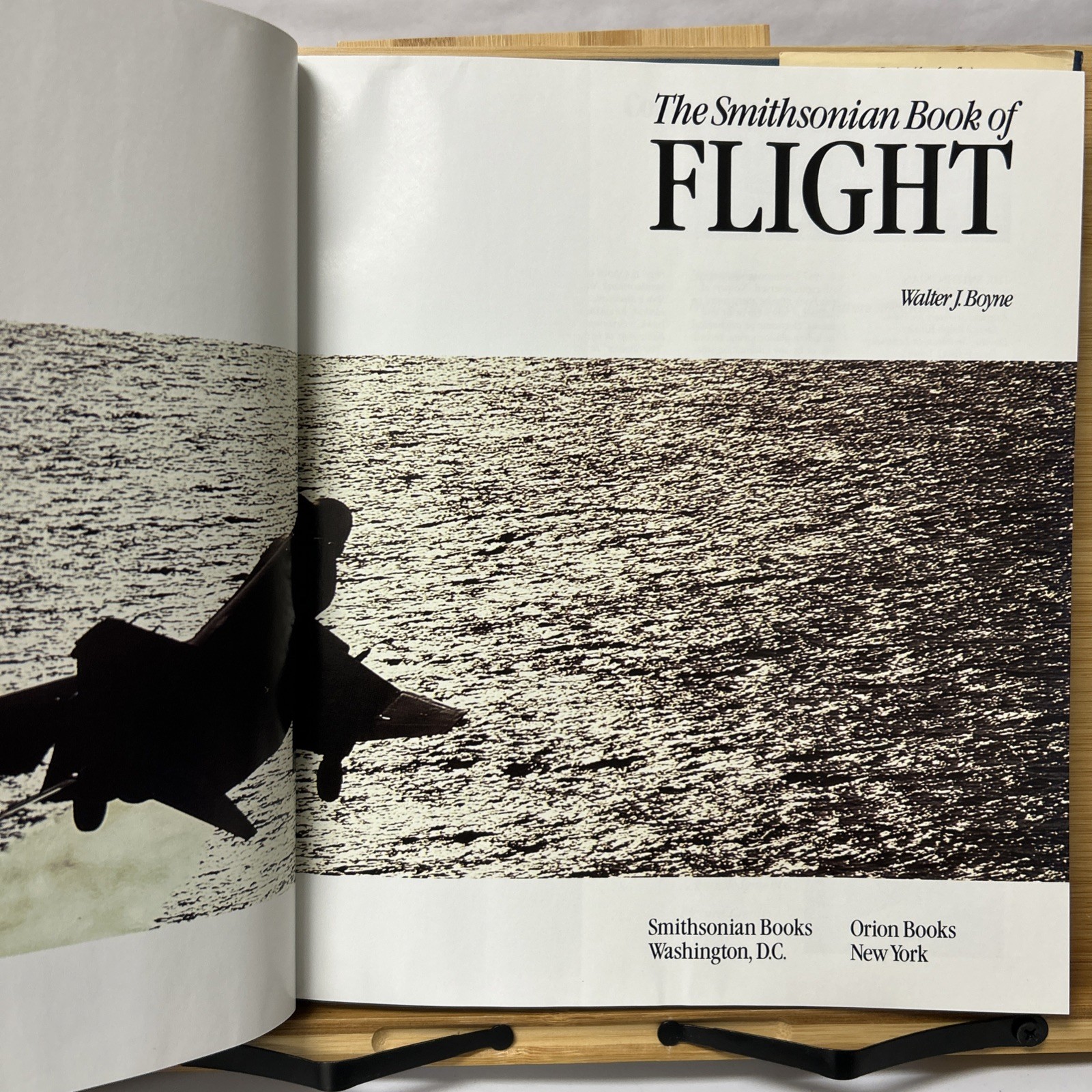 “The Smithsonian Book of Flight” by Walter J. Boyne First Edition, 1987 HCDJ
