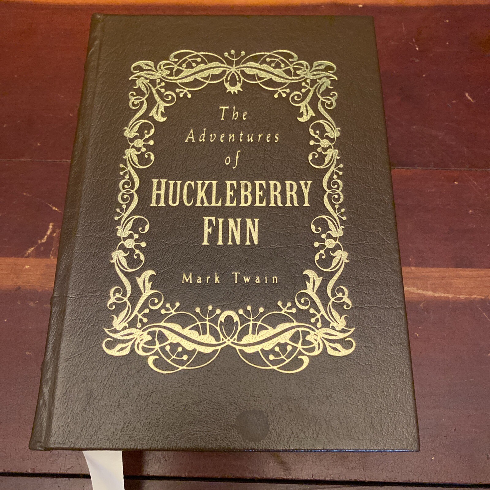 The Adventures of Huckleberry Finn by Mark Twain Sweetwater Press 1998 Vintage