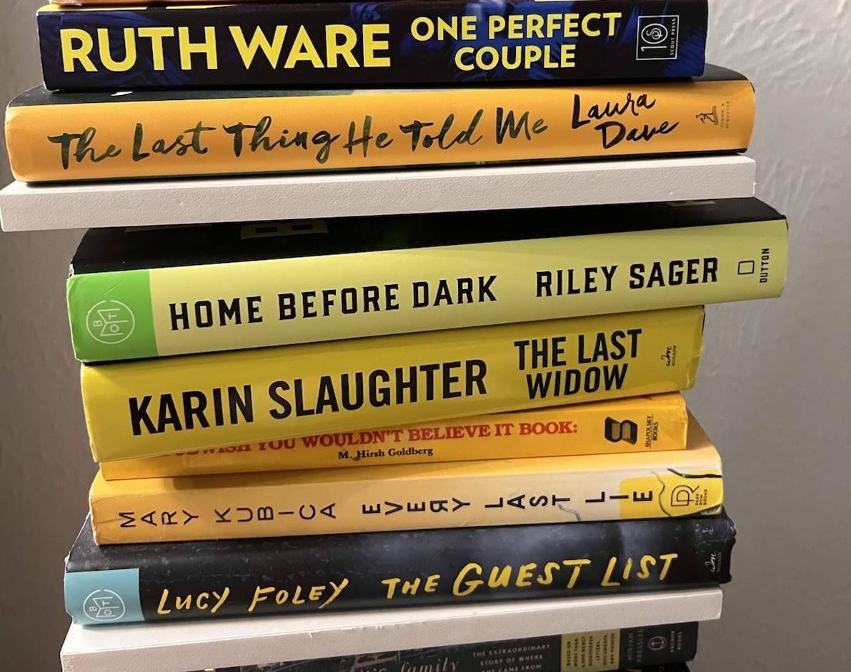 Psychological Thrillers – Books – EUC – Hard Cover