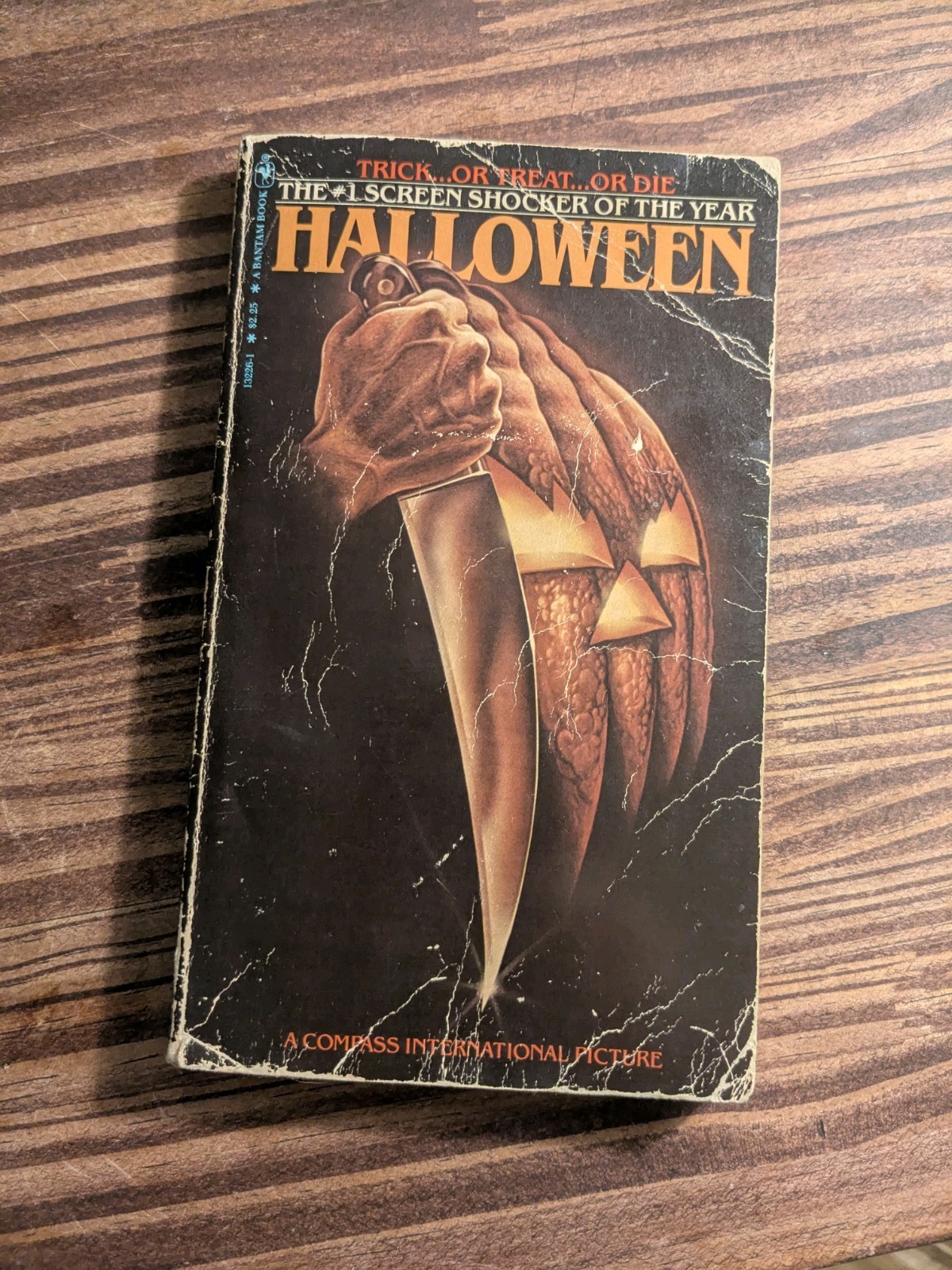 Halloween Movie Novelization by Curtis Richards A Bantam Book Paperback 1979