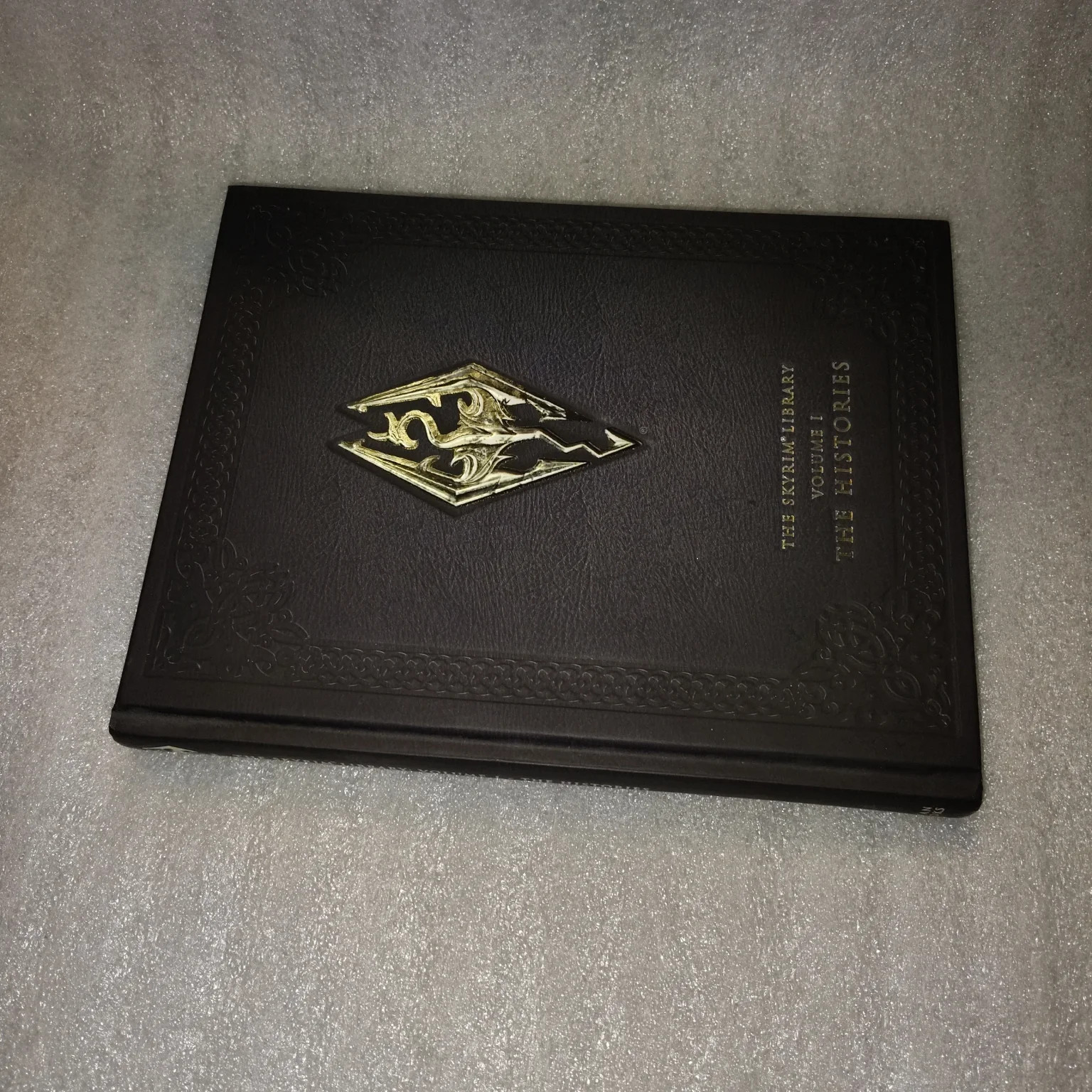 Skyrim Library Vol 1 The Histories 2015 First Edition Illustrated Titan Books