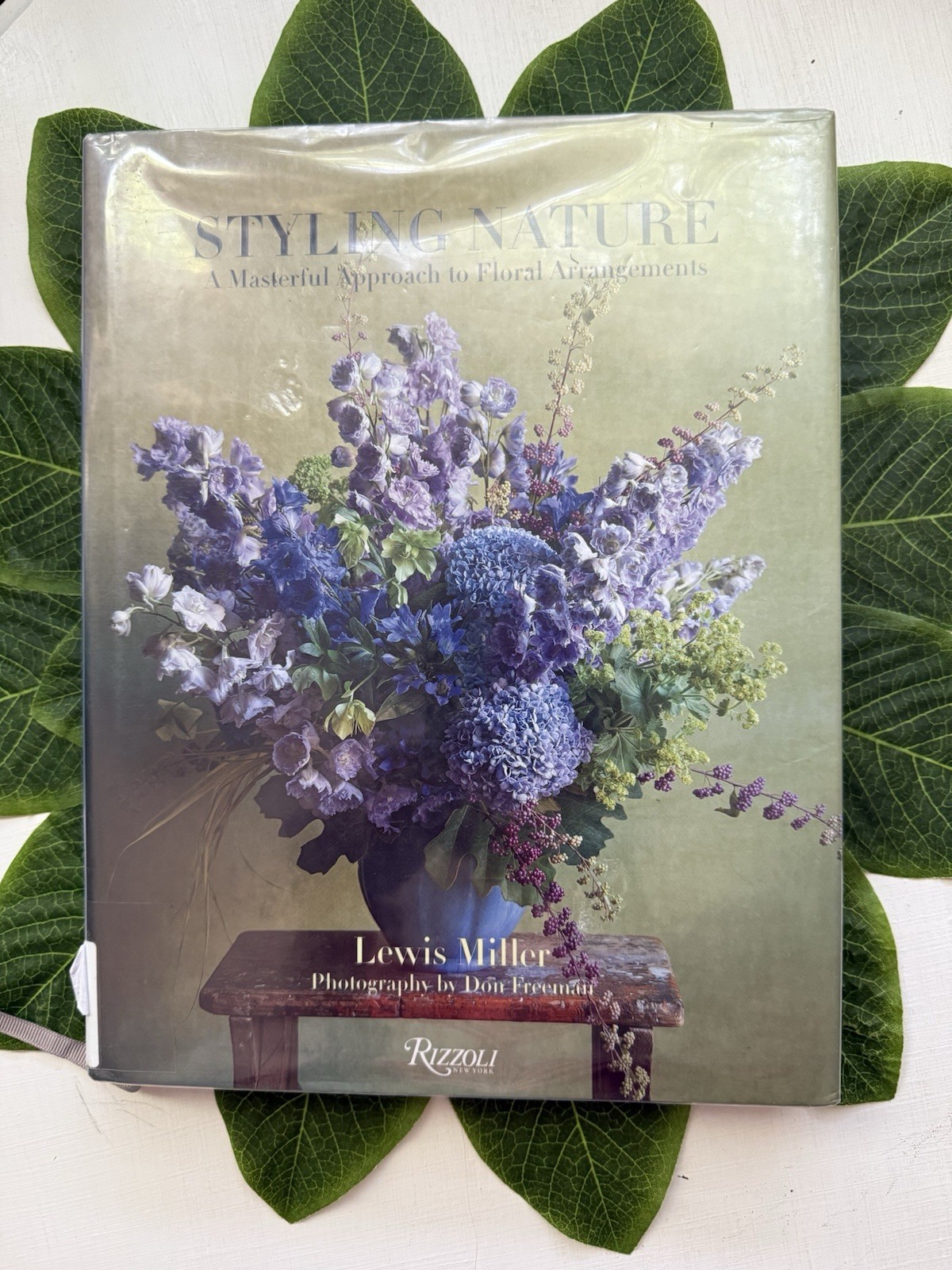 Styling Nature: A Masterful Approach To Floral Arrangements. Used Good Free Ship