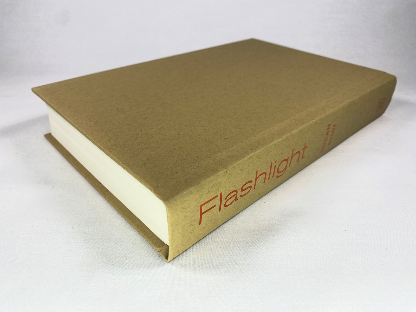 SIGNED – FLASHLIGHT Susan Choi 1ST EDITION / 1ST PRINTING hardcover dj BRAND NEW