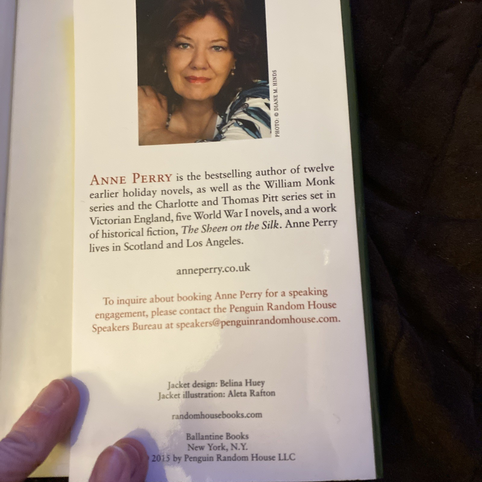 A Christmas Escape Novel Written By Anne Perry Hardcover 157 Pages