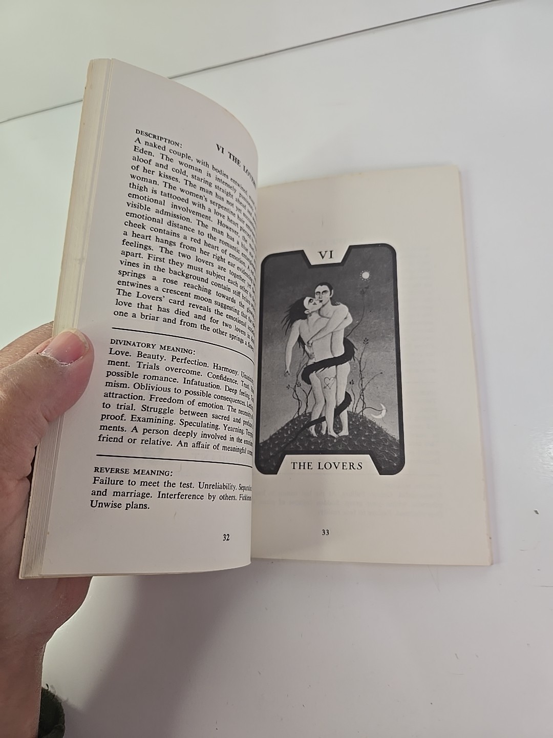 James Bond 007 Tarot Book 1973 Softcover Stuart R. Kaplan G-419
