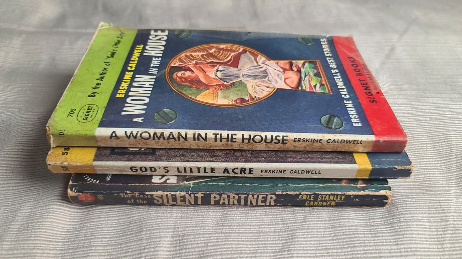 Collection of 1940s pocket paperback books – vintage mystery stories