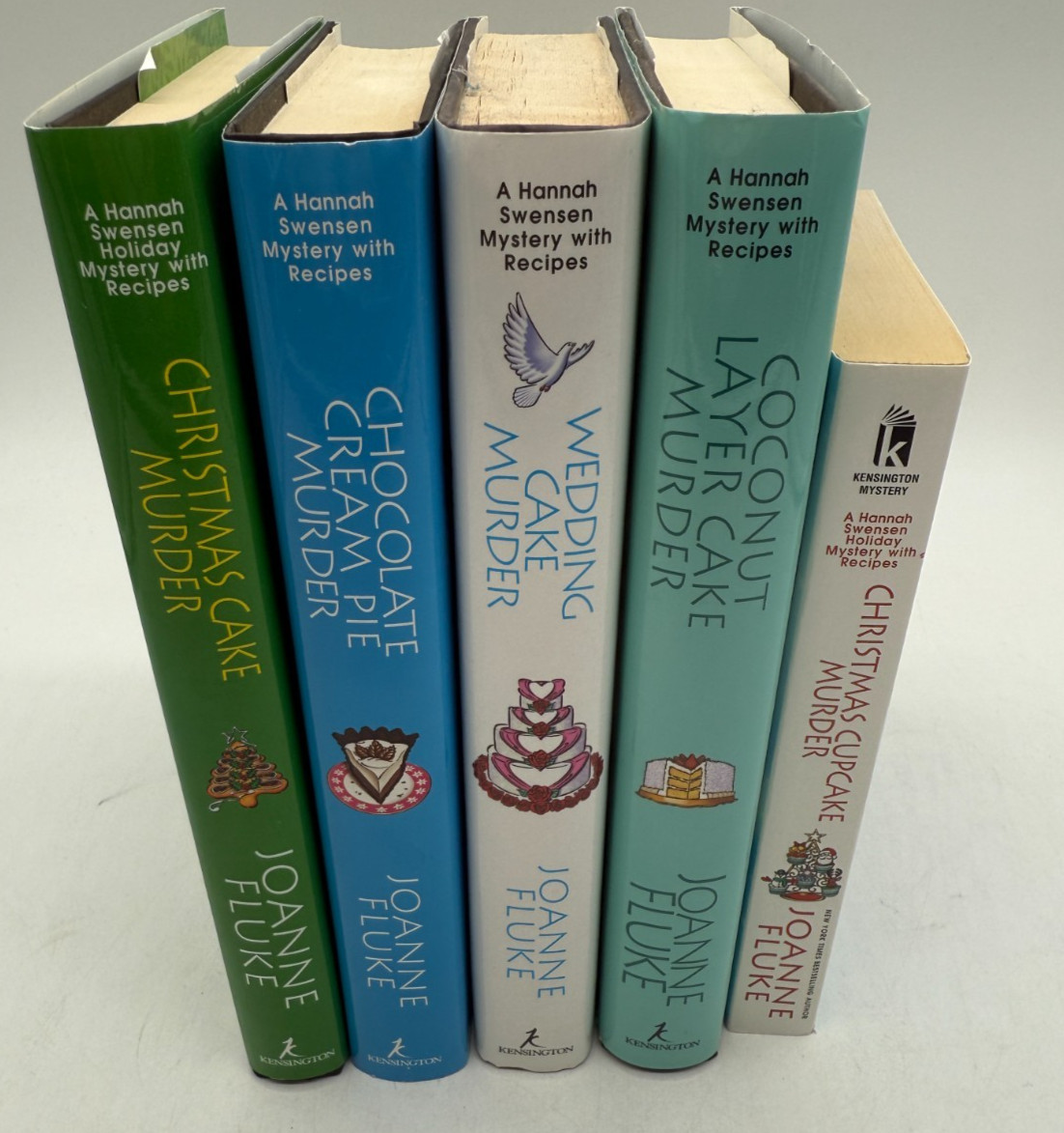 Joanne Fluke Book Lot Of 5 Hannah Swenson Mysteries HB & PB (622)