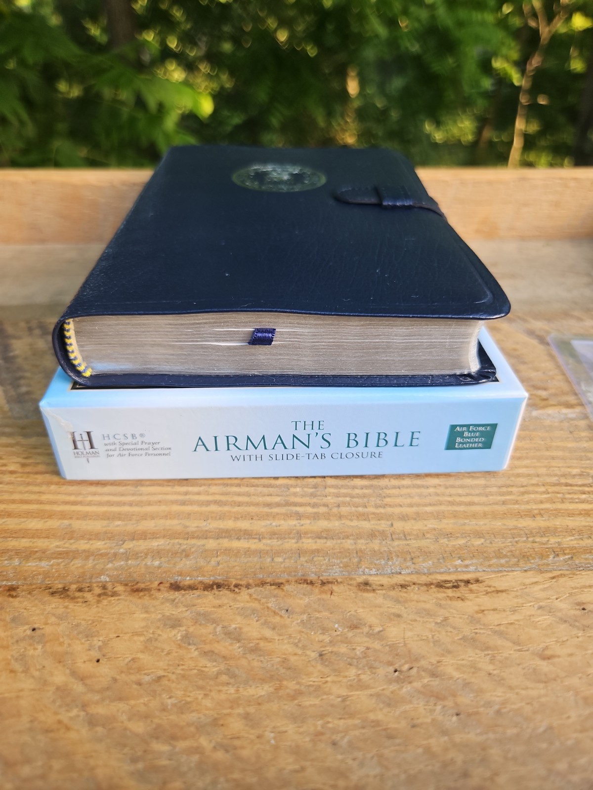 VG! SCARCE OOP HCSB Airman’s Bible Navy Bonded Leather with box & magnifier