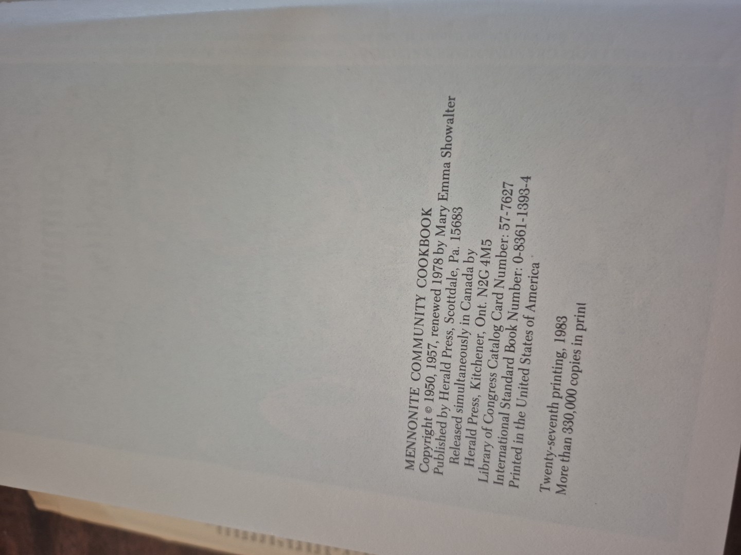 Mennonite Community Cookbook: Favorite Family Recipes Mary Emma Showalter 1983