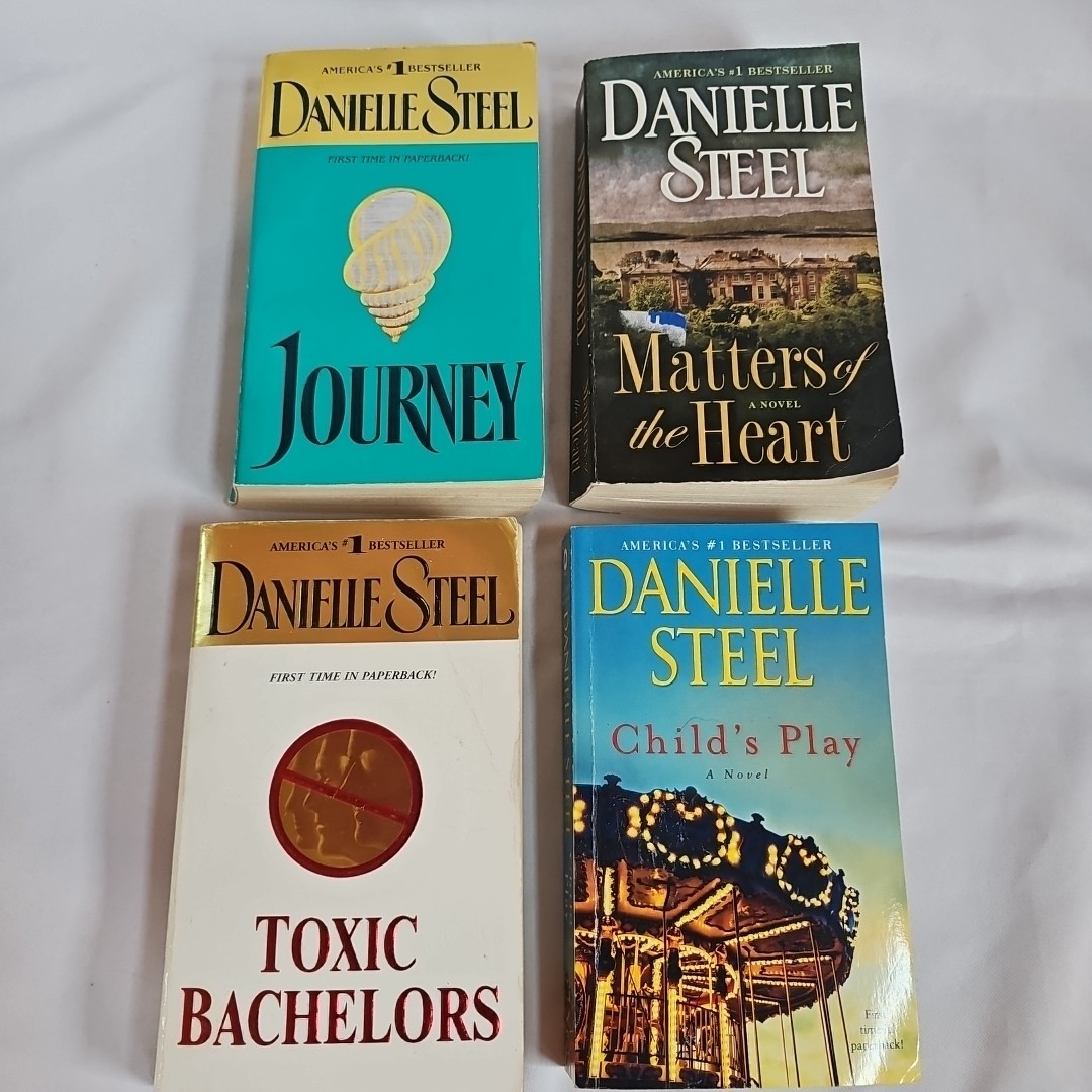 Danielle Steel – Lot Of 12 Paperbacks – Romance Suspense – Fast Shipping