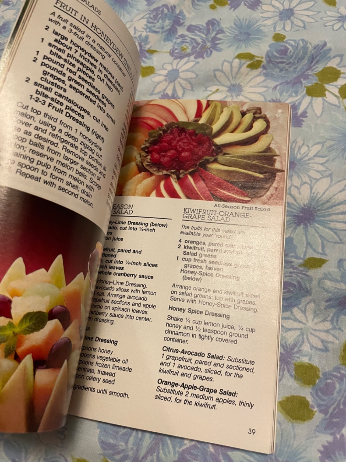 BOOKlet Betty Crocker Summer salads cookbook 1986 General Mills stapled paperbac