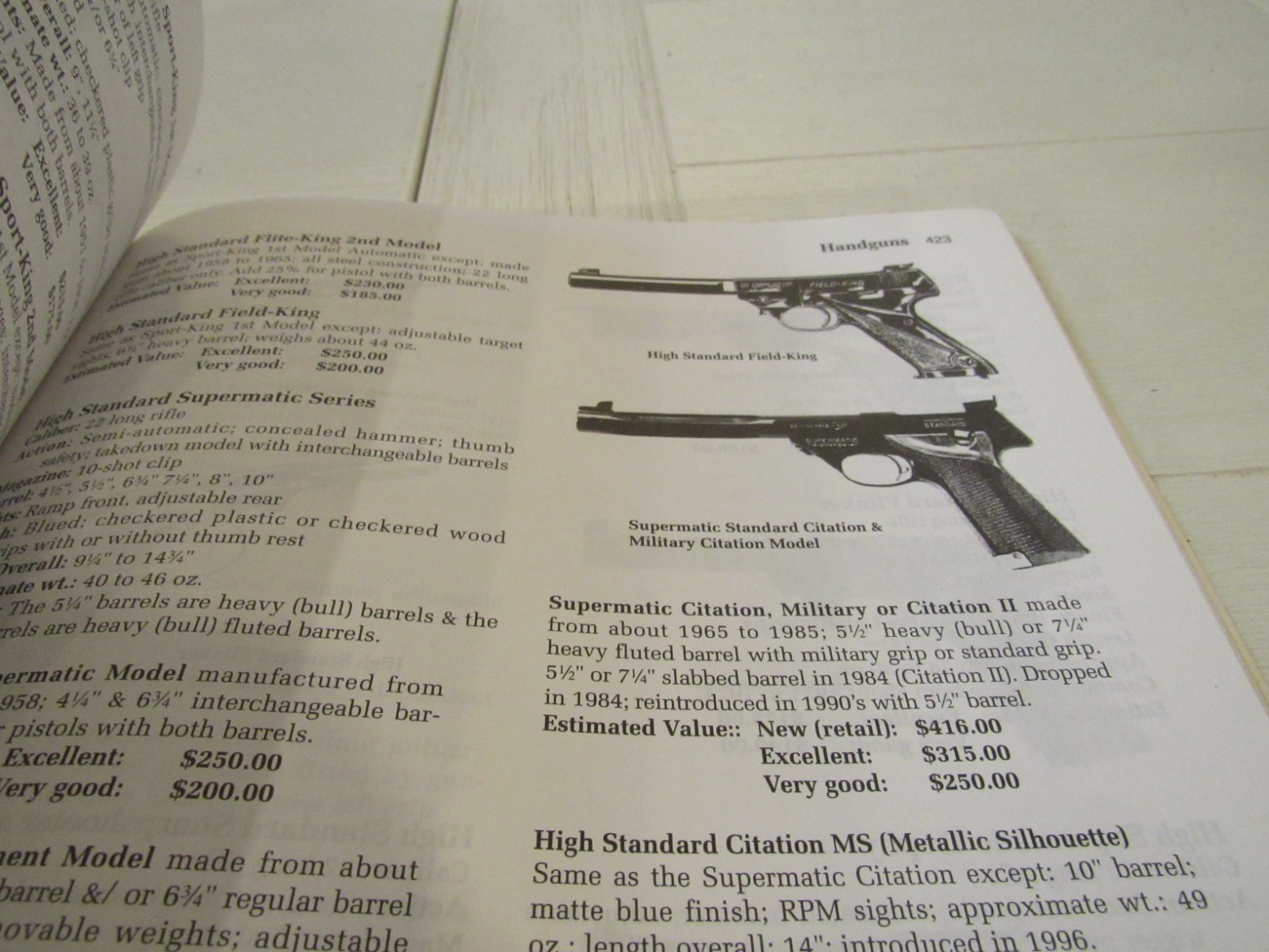 Modern Guns. Identification & Values. 11th Edition. 1989. 504 pages. Illustrated