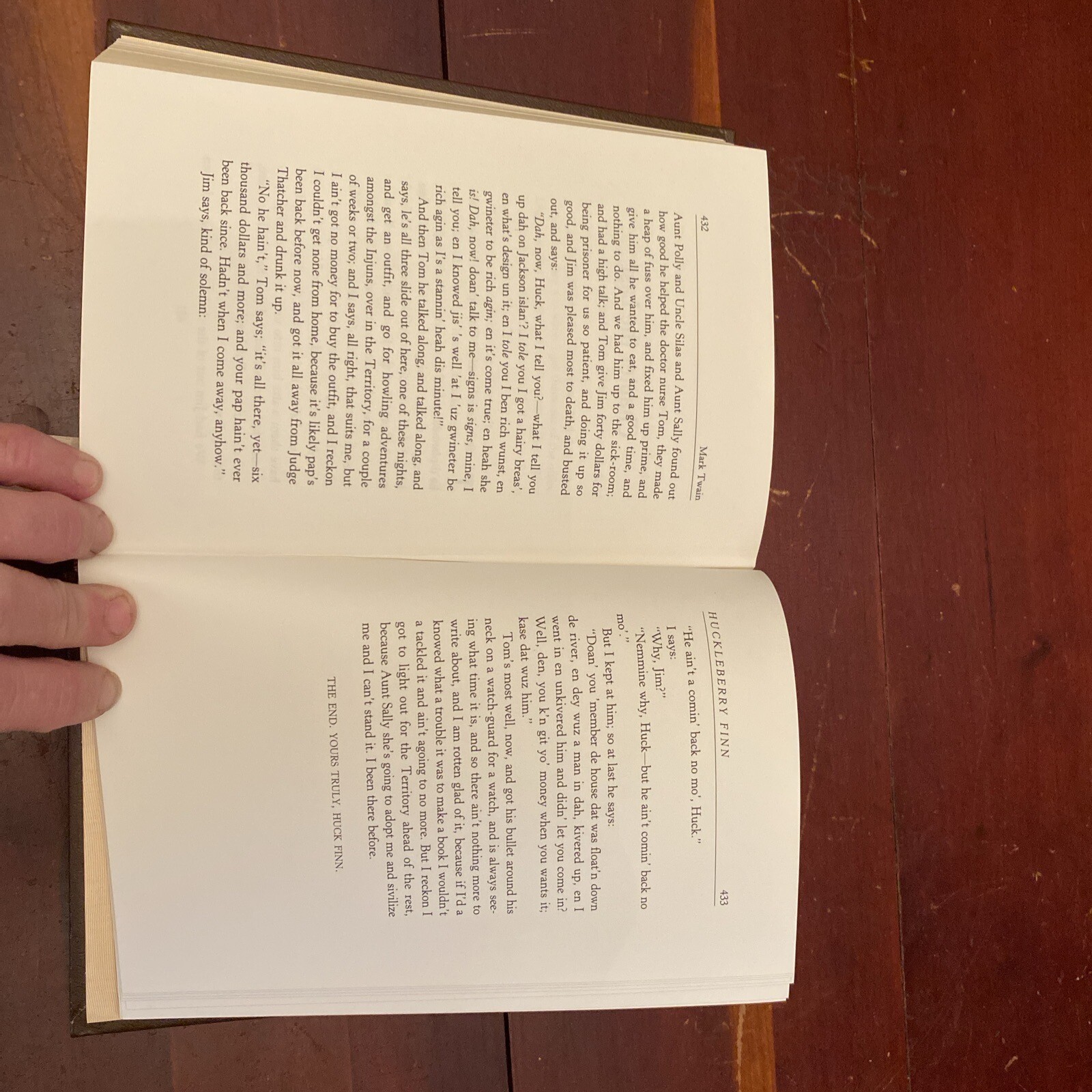 The Adventures of Huckleberry Finn by Mark Twain Sweetwater Press 1998 Vintage
