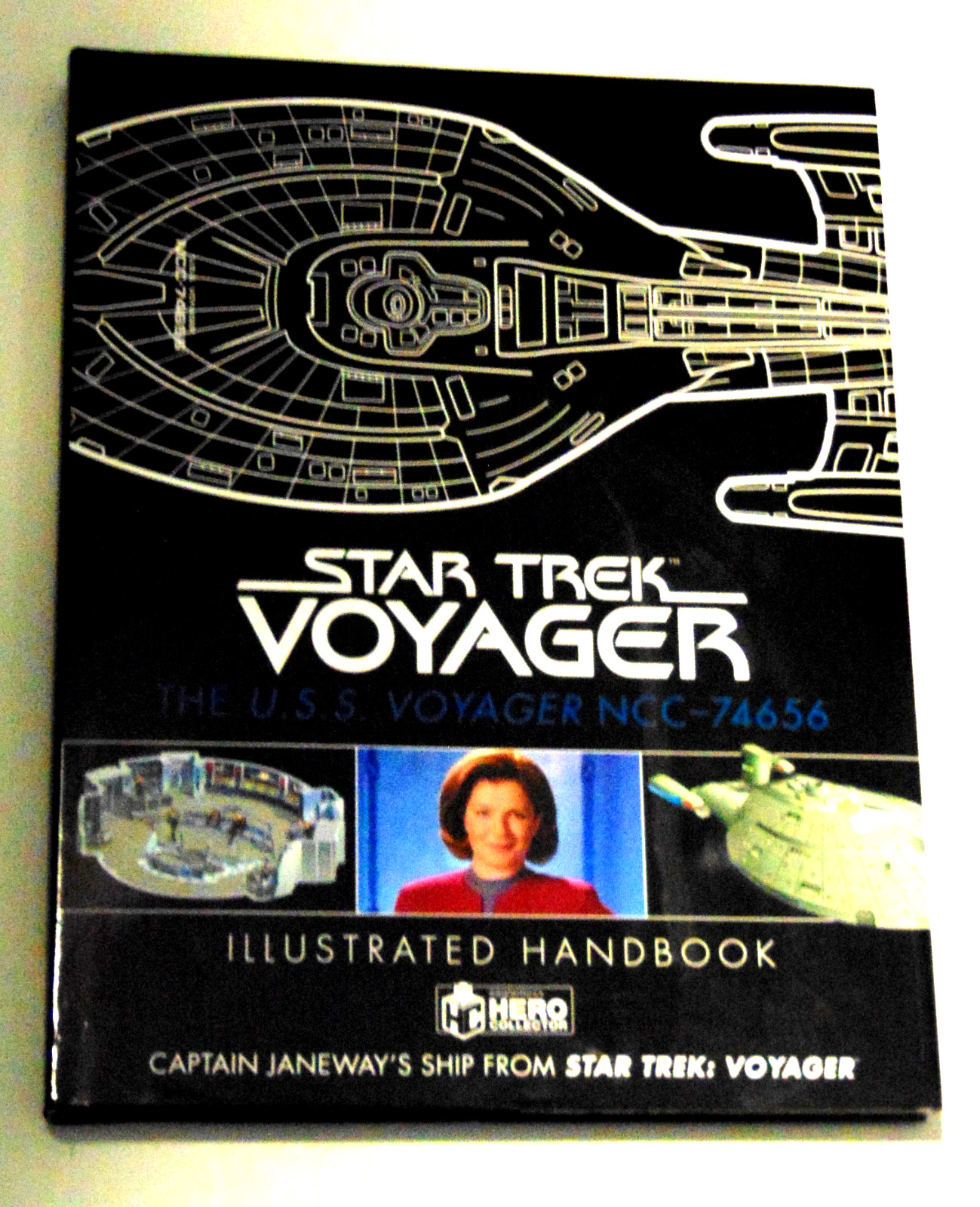 Star Trek Voyager U.S.S. Voyager NCC-74656 Illustrated Handbook Cap Janeway Book