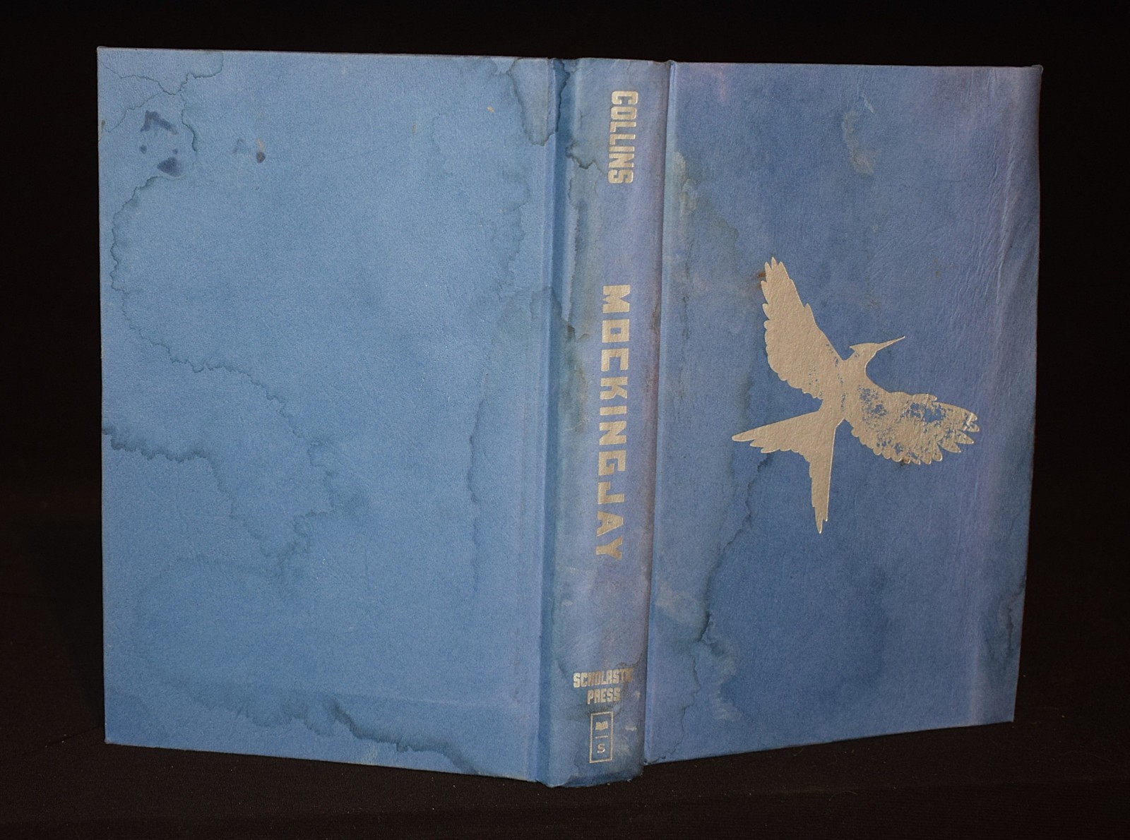 Mockingjay by Suzanne Collins [Book 3] ~ c 2010 ~ Pages 398 ~ Hardcover