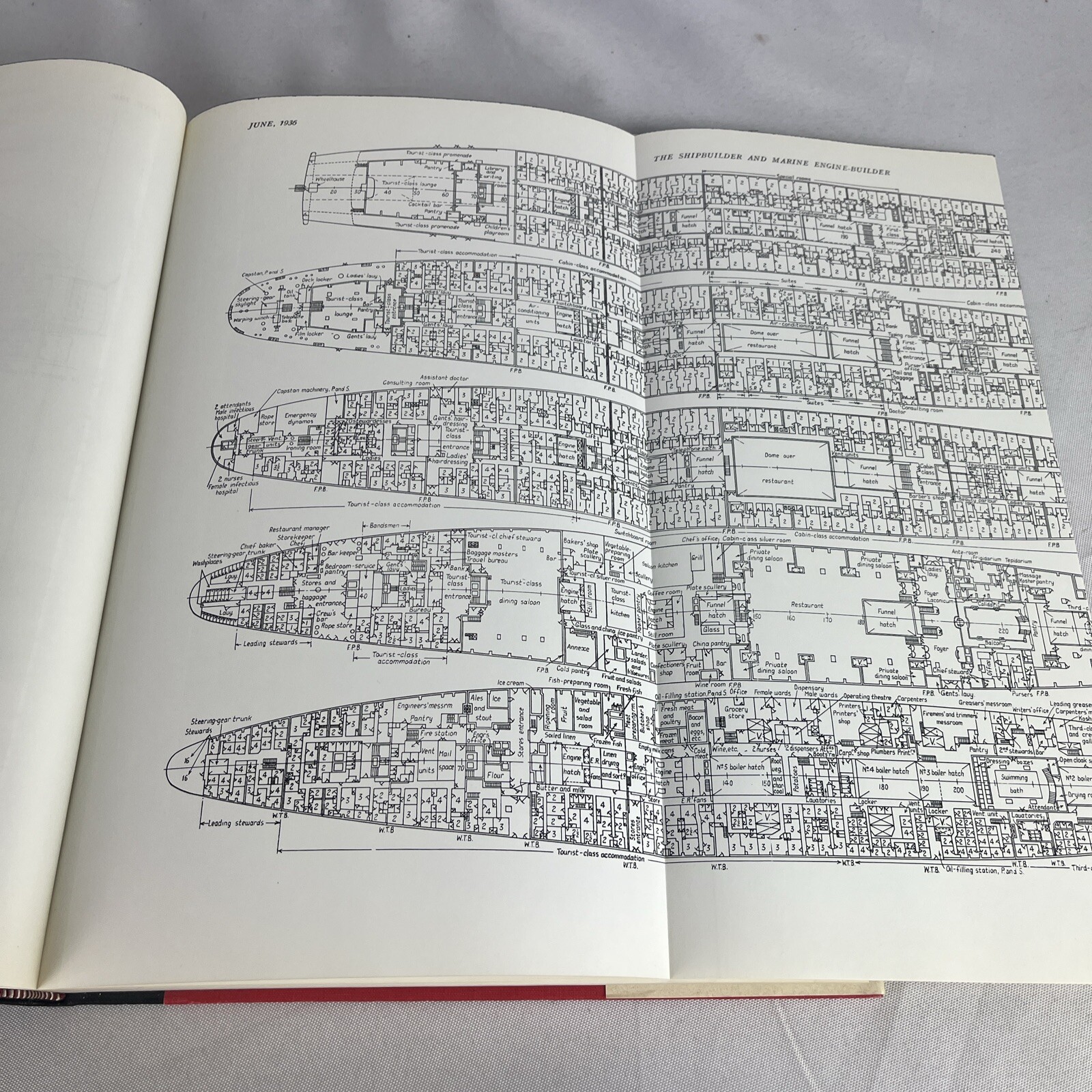 Ocean Liners Of The Past: The Cunard White Star Quadruple-screw – HC w/DJ – 1972