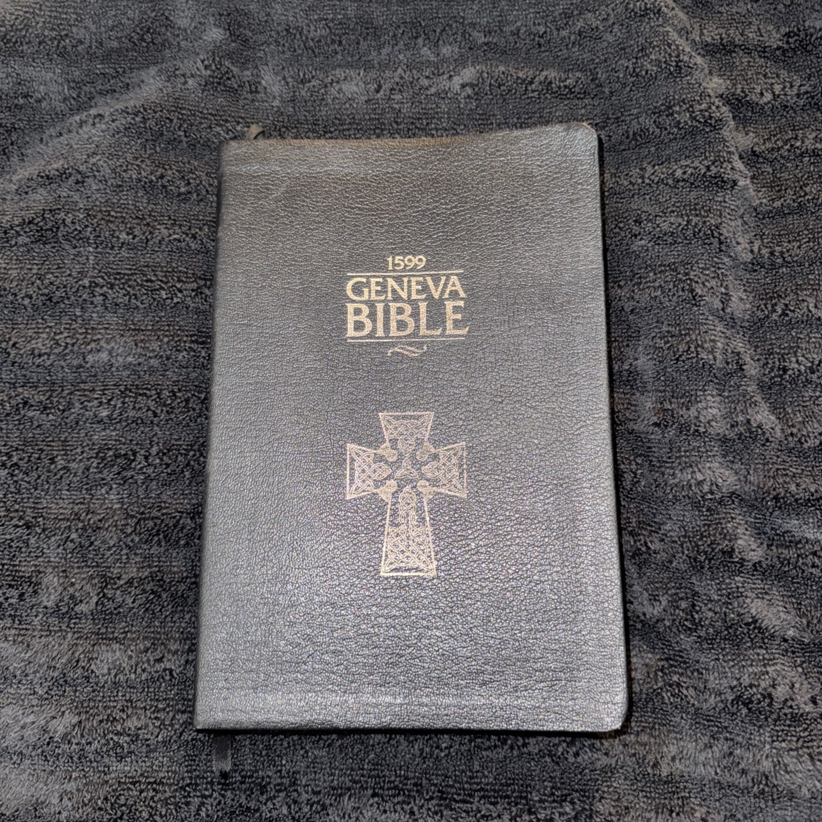 1599 Geneva Bible Black Bonded Leather Tolle Lege Press Very Good