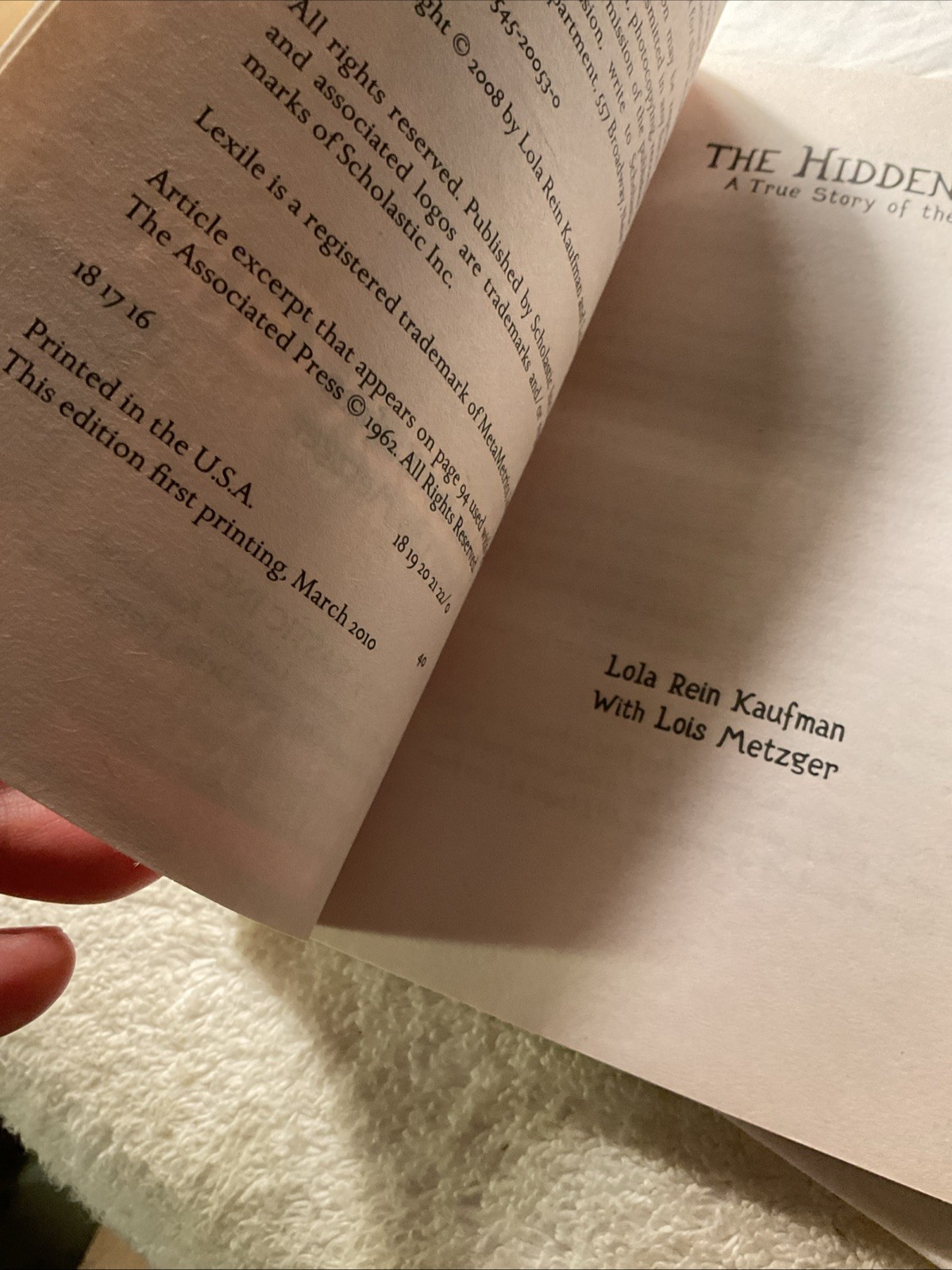 THE HIDDEN GIRL,A TRUE STORY OF THE HOLOCAUST,by LOLA REIN KAUFMAN-100 Pages#532