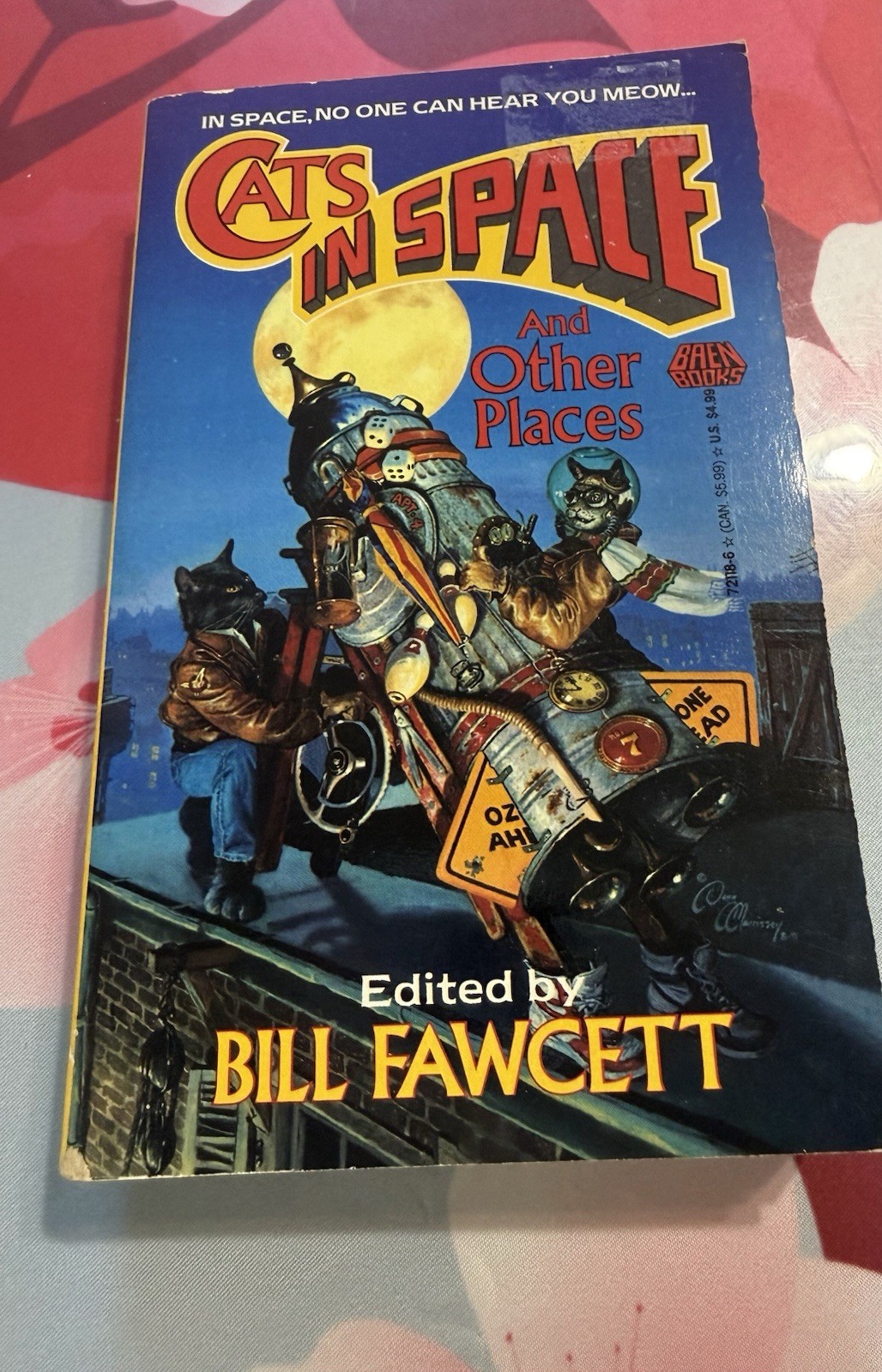 Cats in Space… and Other Places by Bill Fawcett – 1992 1st Baen Paperback.