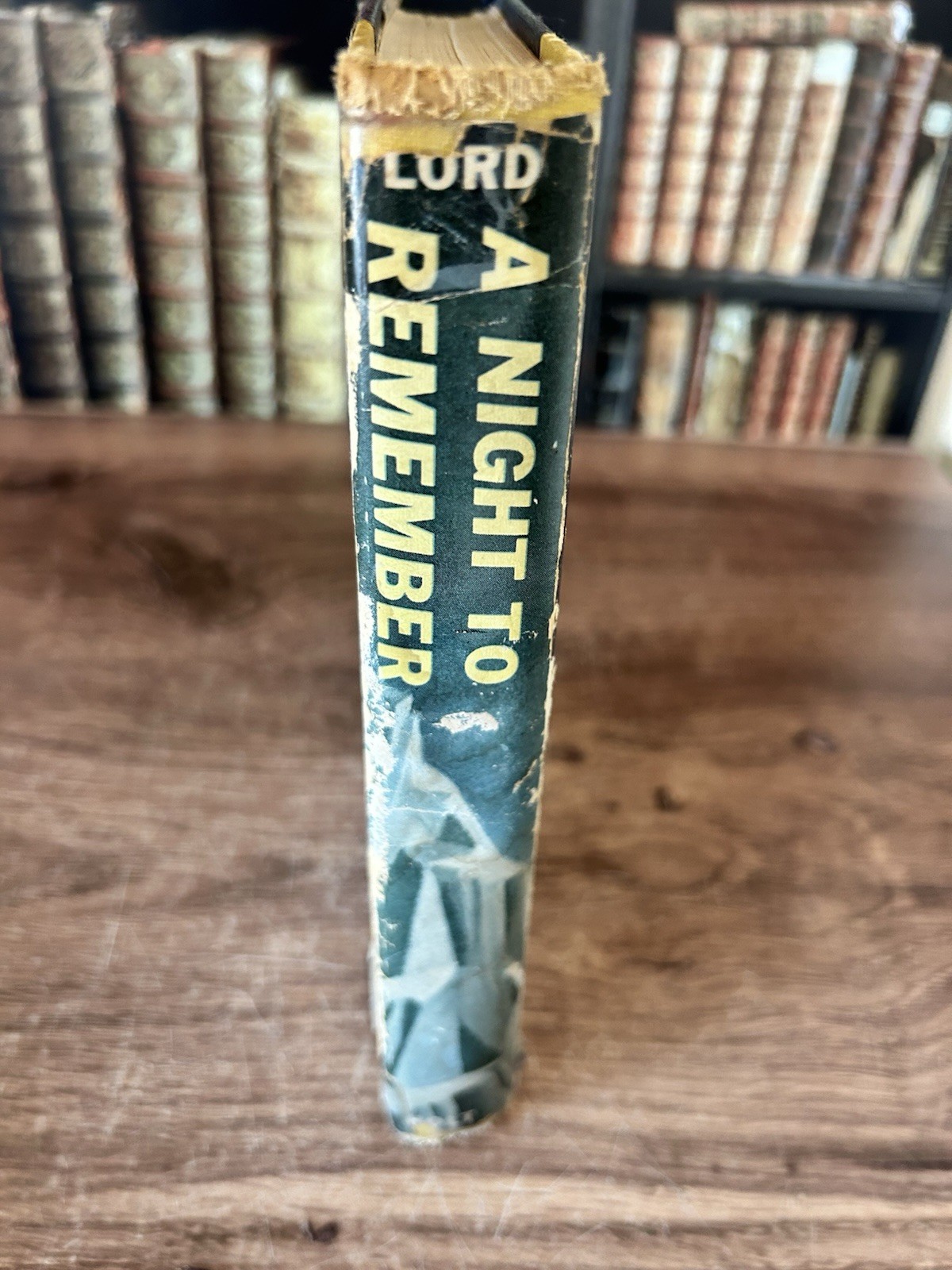 A Night to Remember Walter Lord. HC 1st edition, 2nd printing 1955.