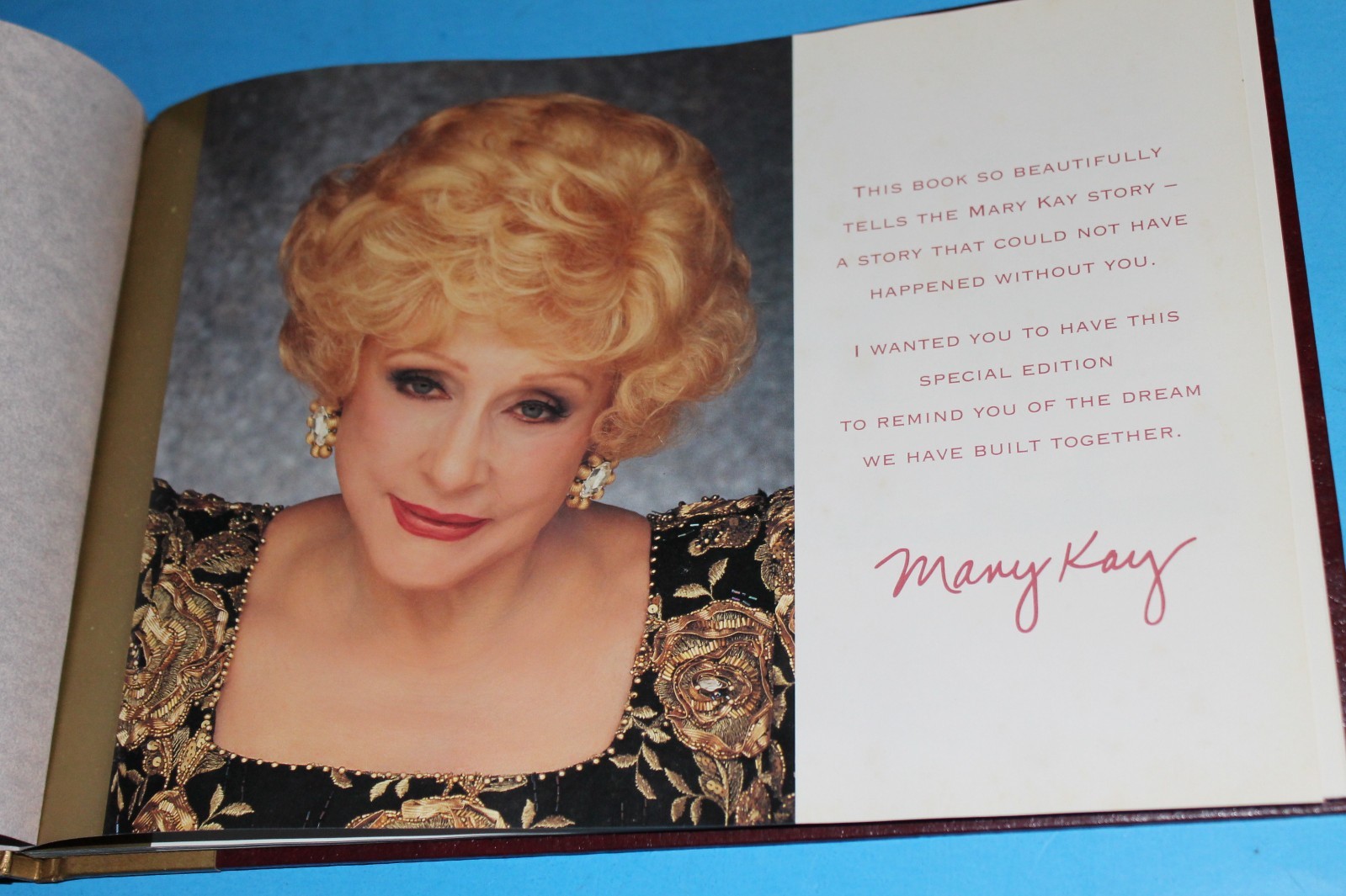 MARKY KAY World Headquarters & Museum (1995 HB) 56 pages Mary Kay Cosmetics